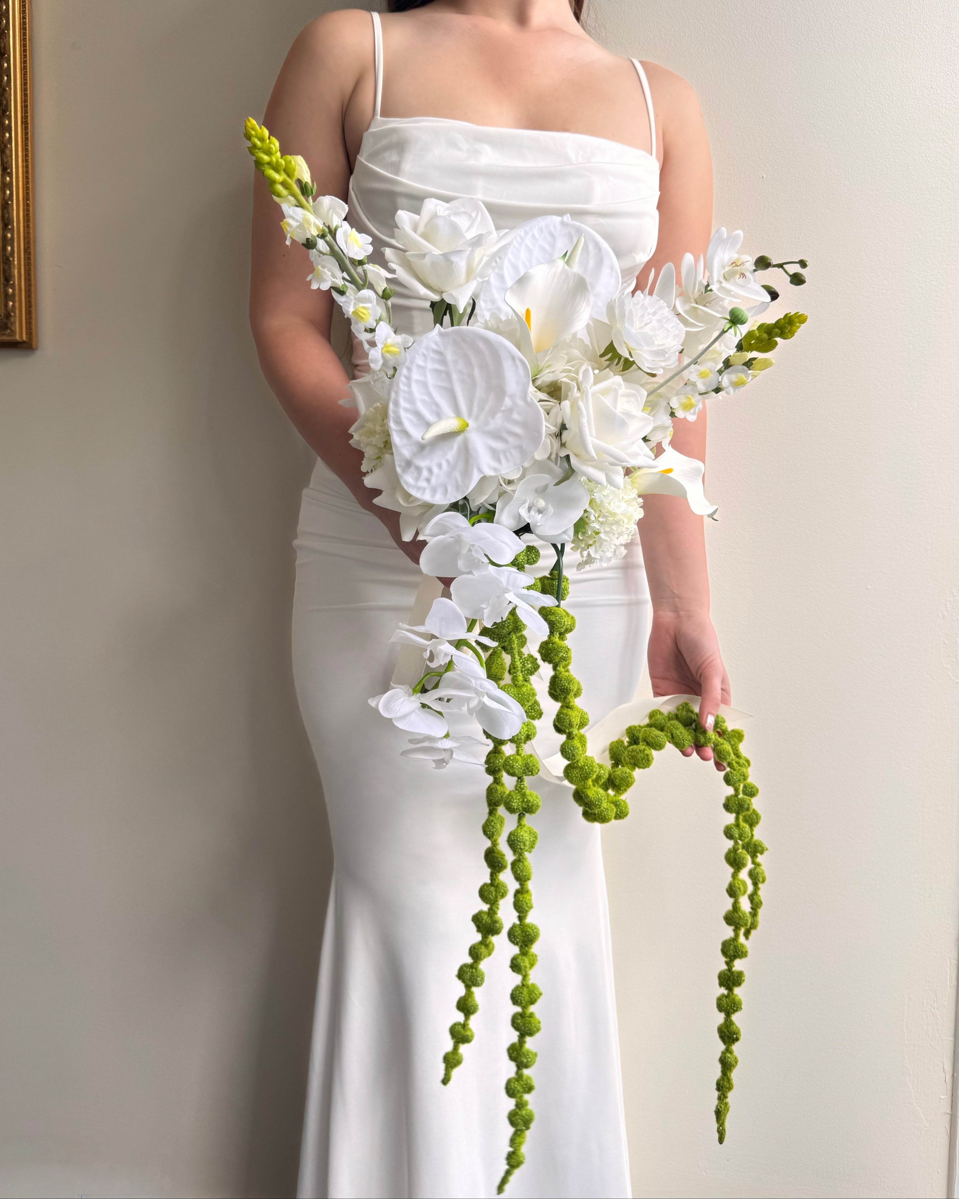 White Collection - Editorial Bridal Bouquet + amaranth