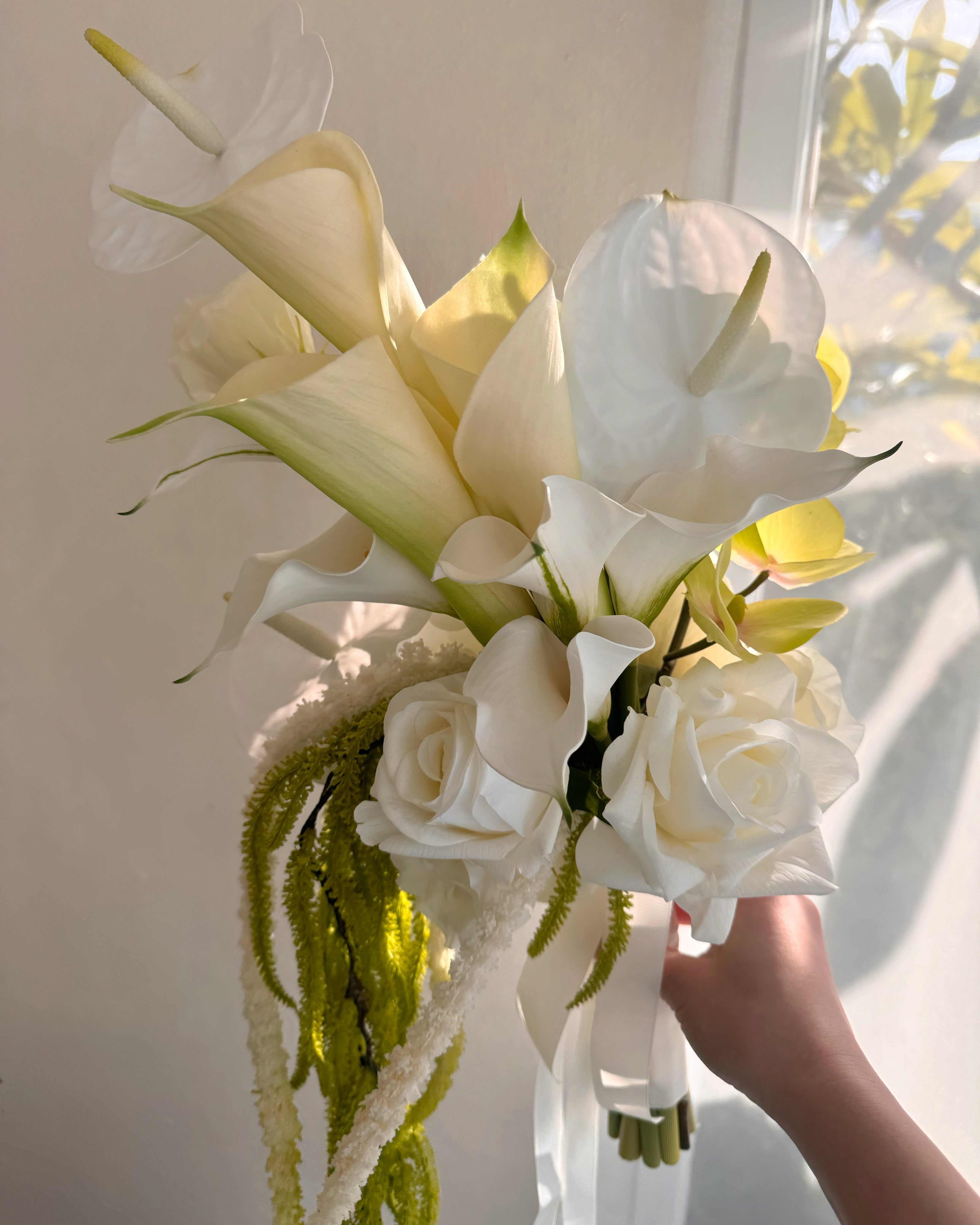 Chic Calla Lily - Bouquets (2 sizes)