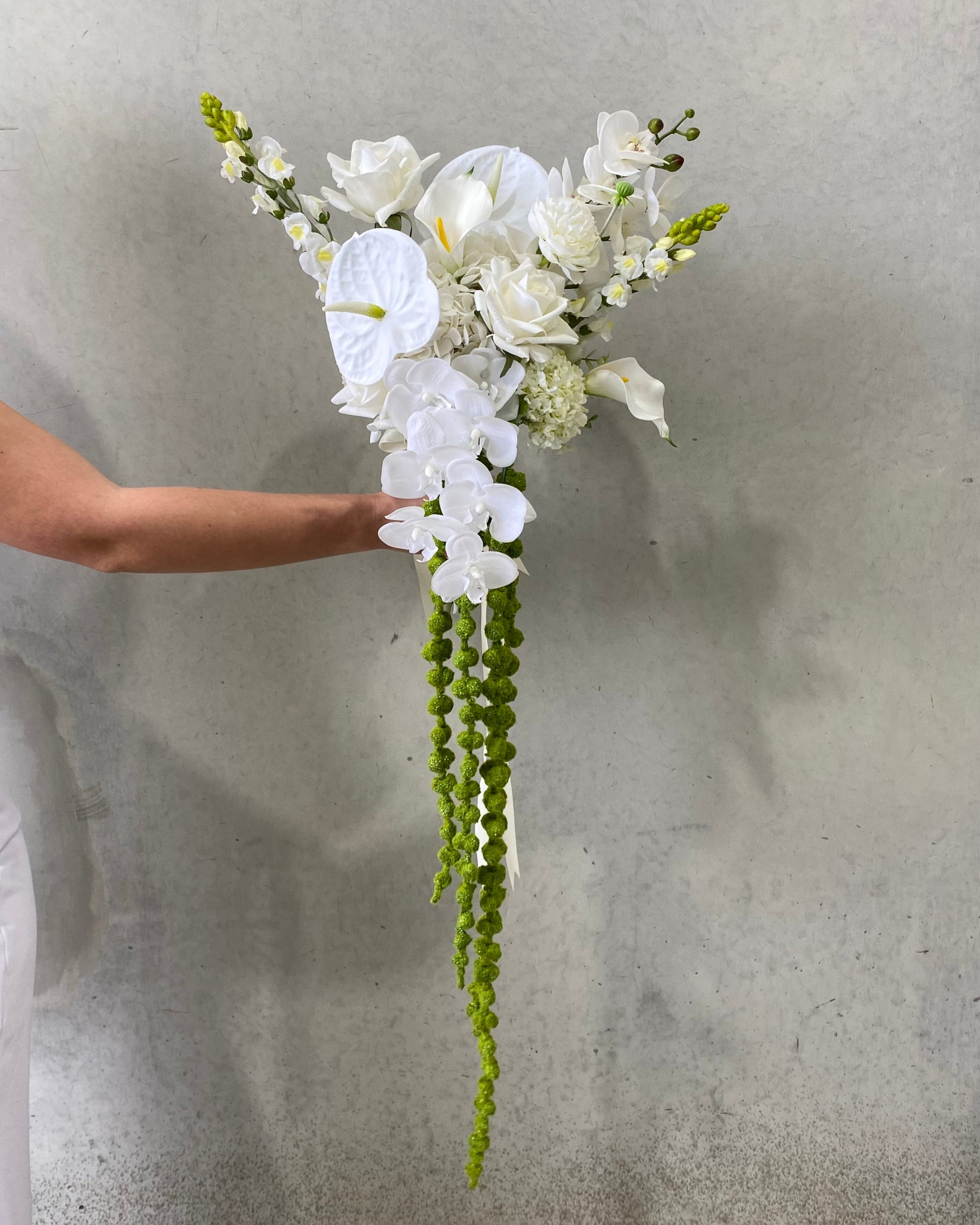 White Collection - Editorial Bridal Bouquet + amaranth
