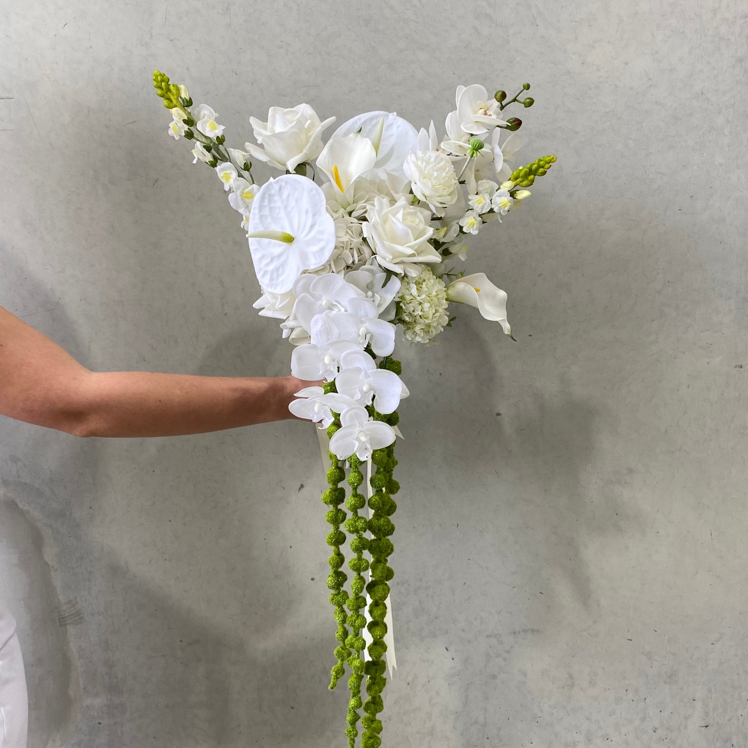 White Collection - Editorial Bridal Bouquet + amaranth