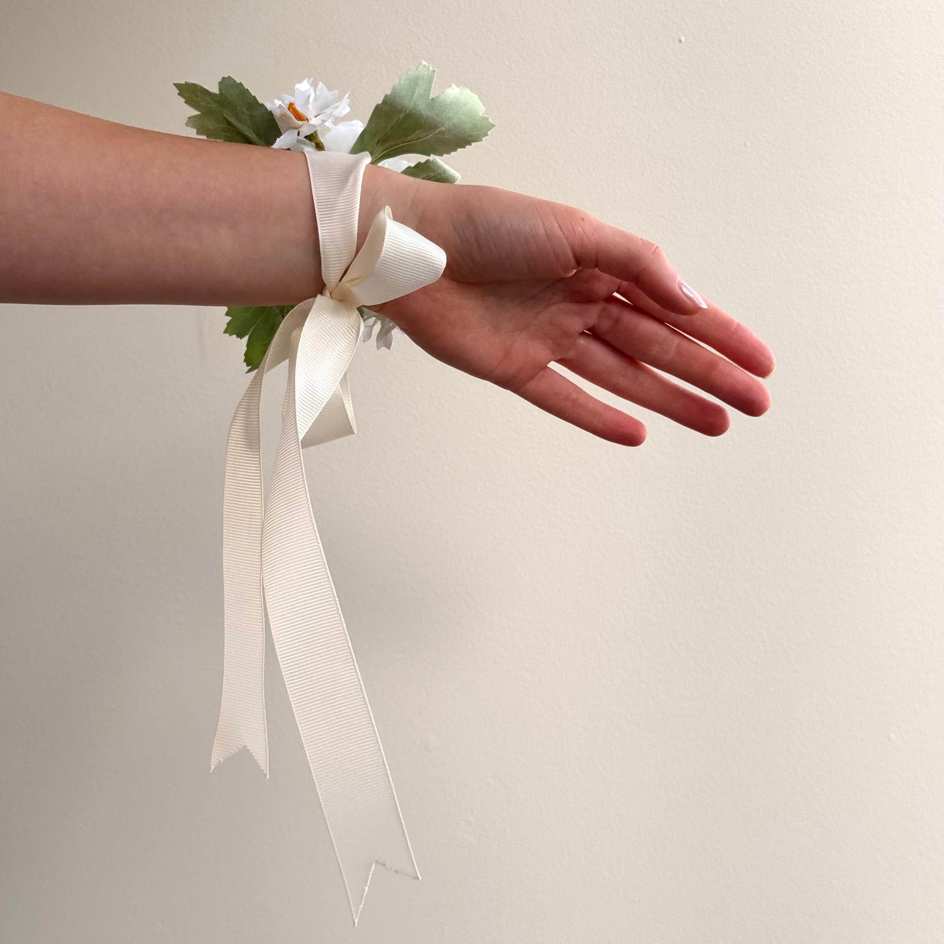 White Collection - Corsage