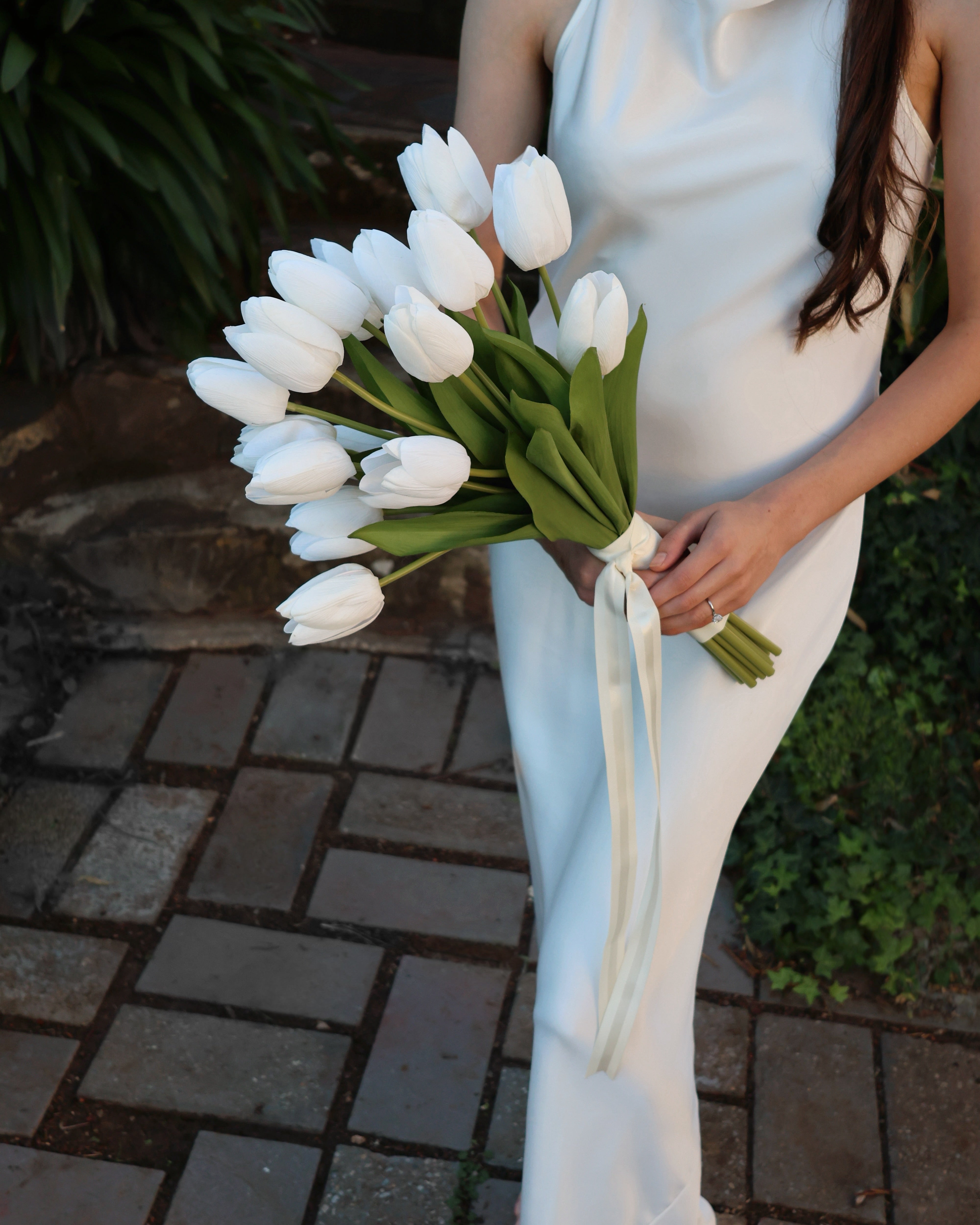 White Tulip - bouquets (3 sizes) (NEW)