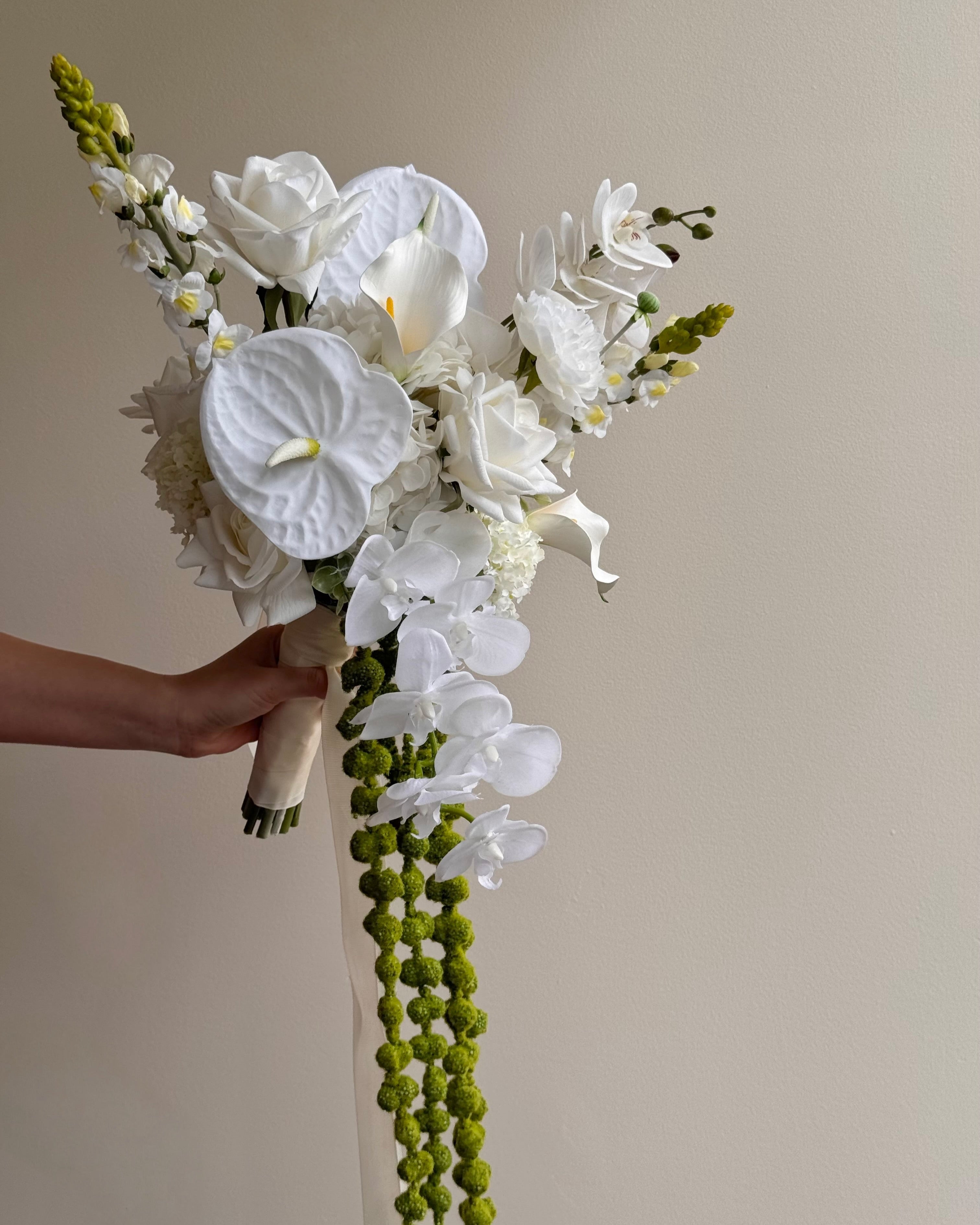White Collection - Editorial Bridal Bouquet + amaranth