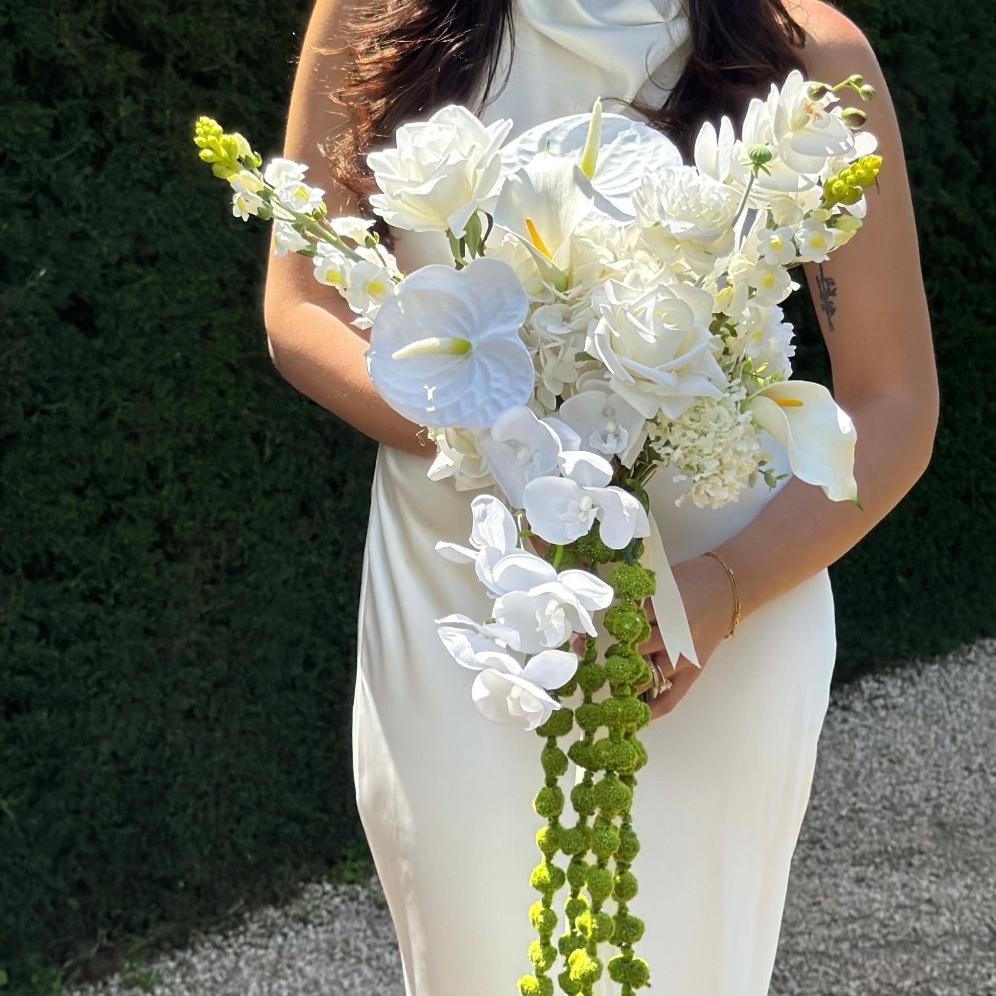 White Collection - Editorial Bridal Bouquet + amaranth