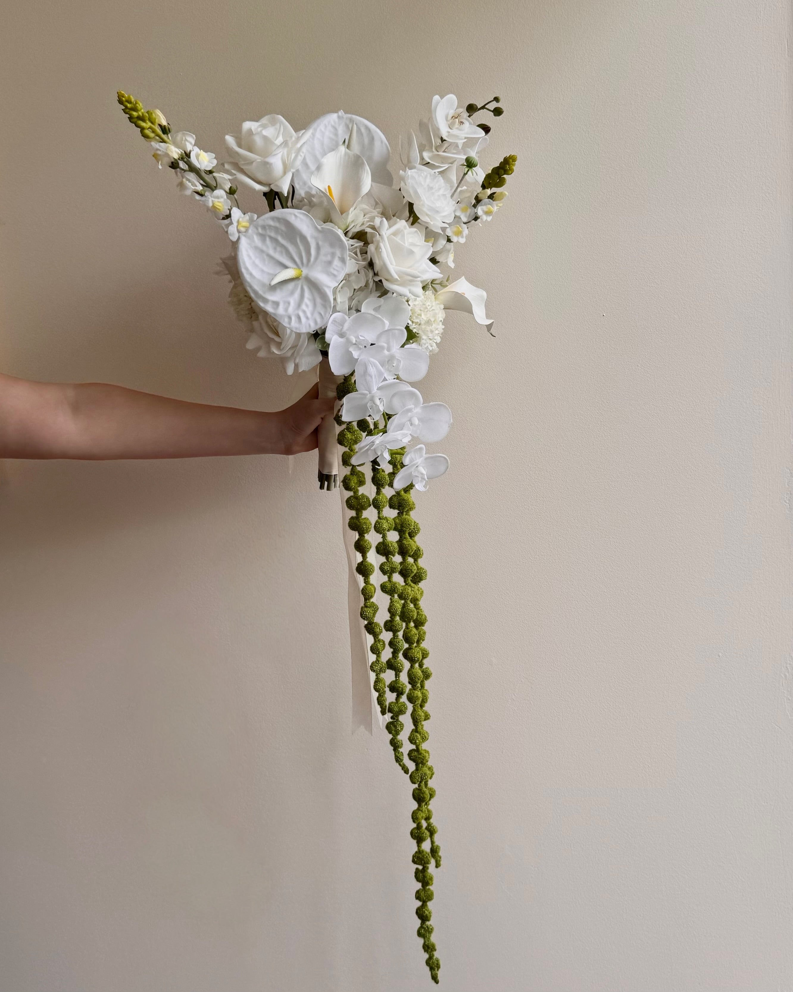 White Collection - Editorial Bridal Bouquet + amaranth