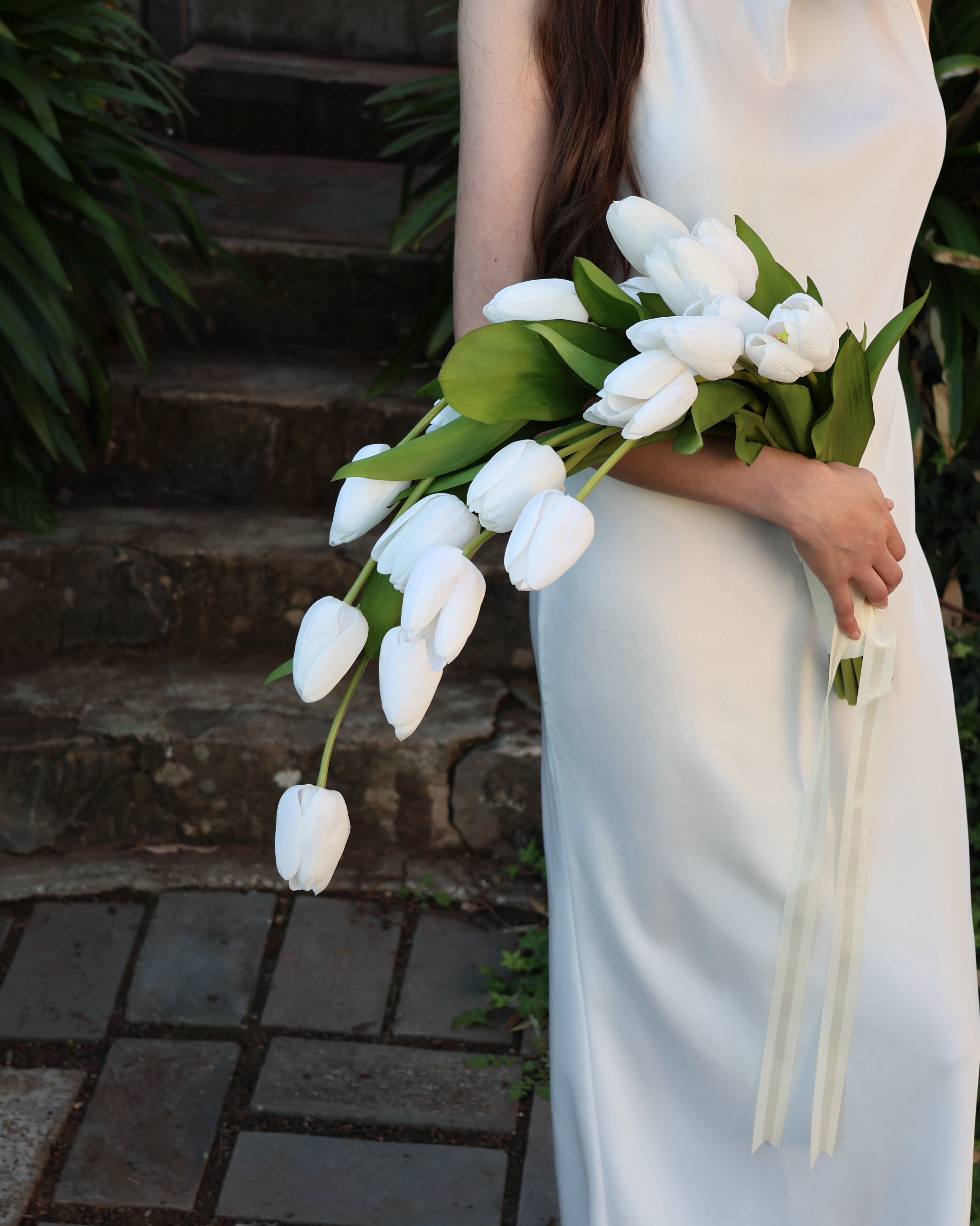 White Tulip - bouquets (3 sizes) (NEW)