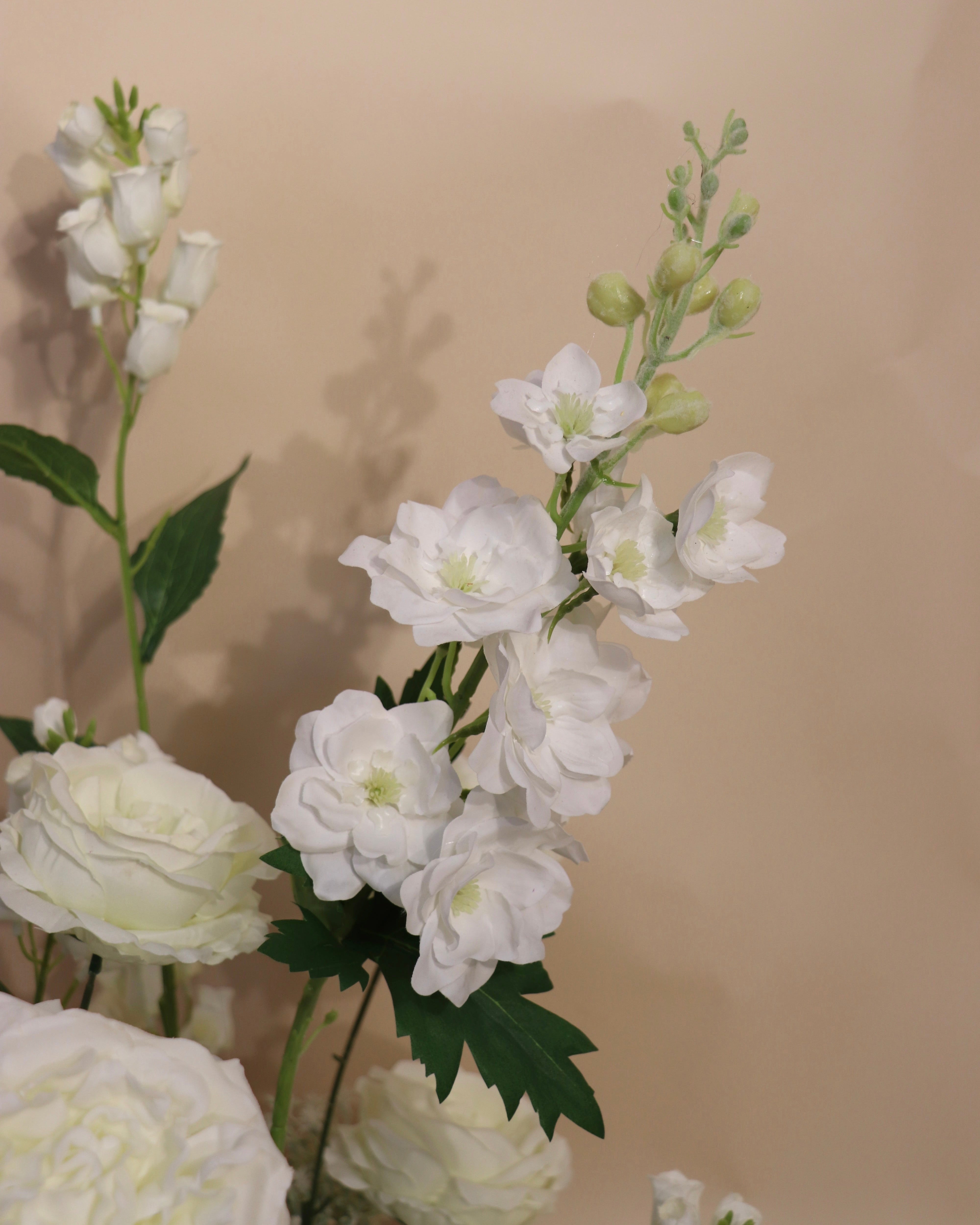 White Collection - Isle Arrangement