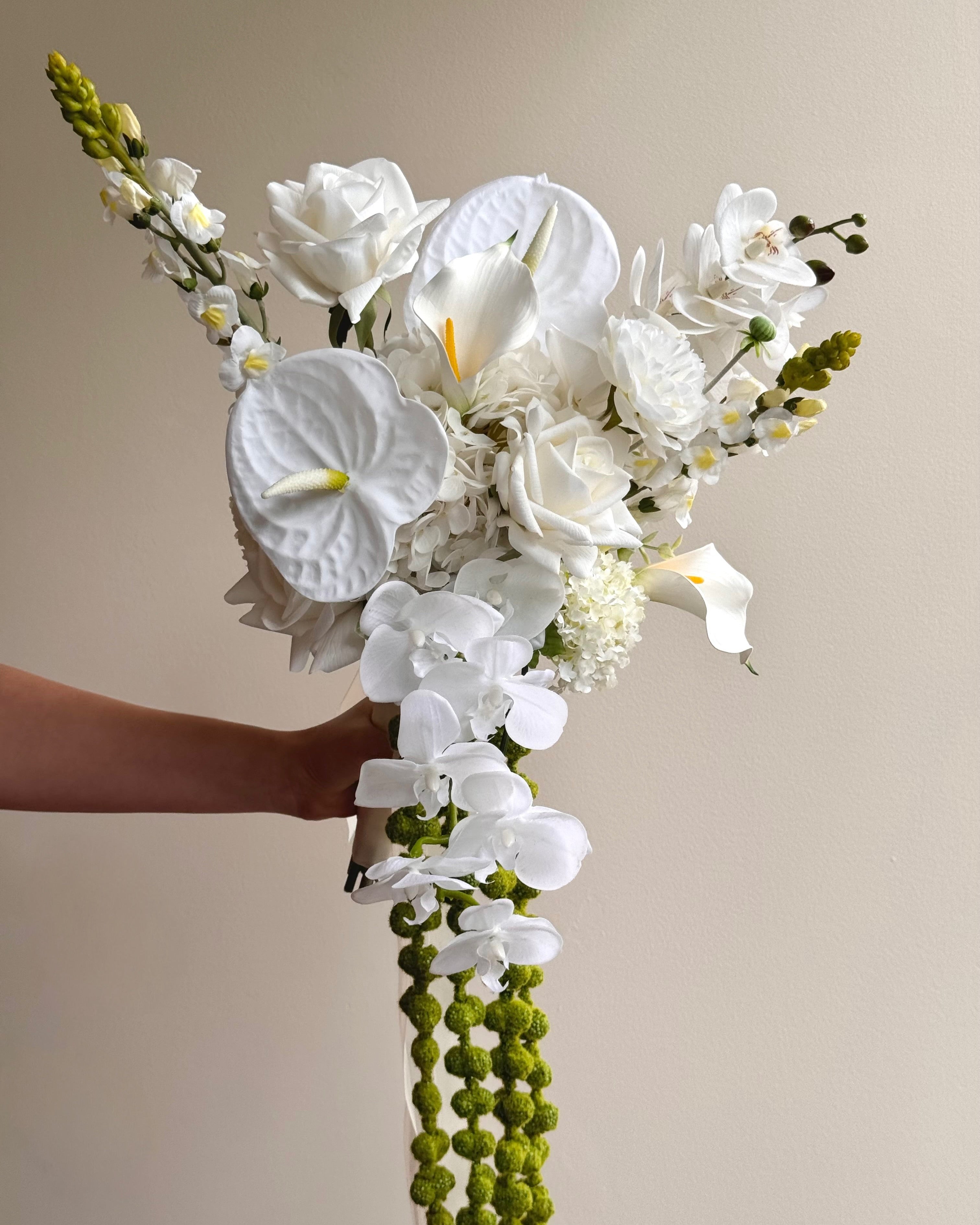 White Collection - Editorial Bridal Bouquet + amaranth
