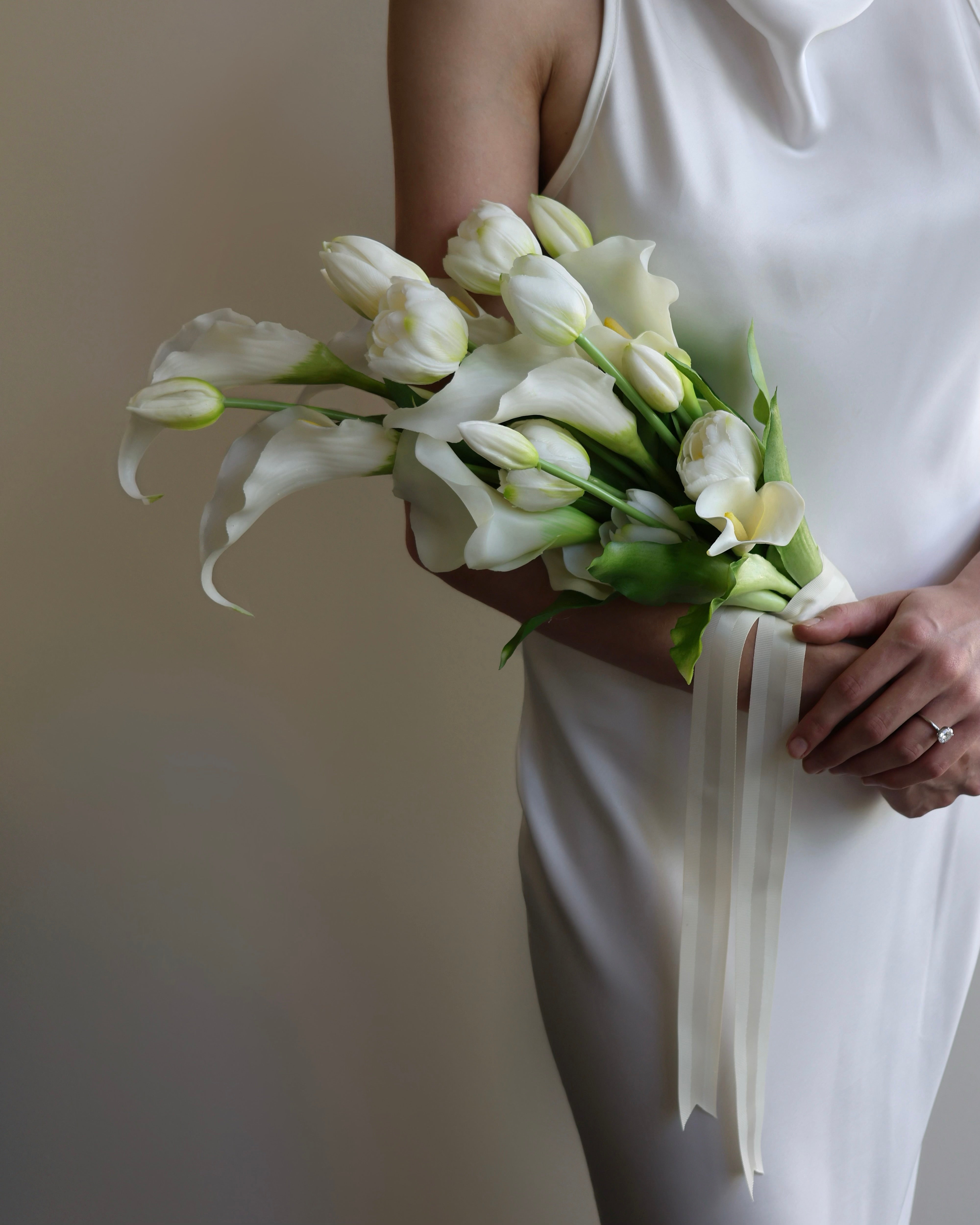 Tulip + Calla Lily - Arm Bridal Bouquet (NEW)