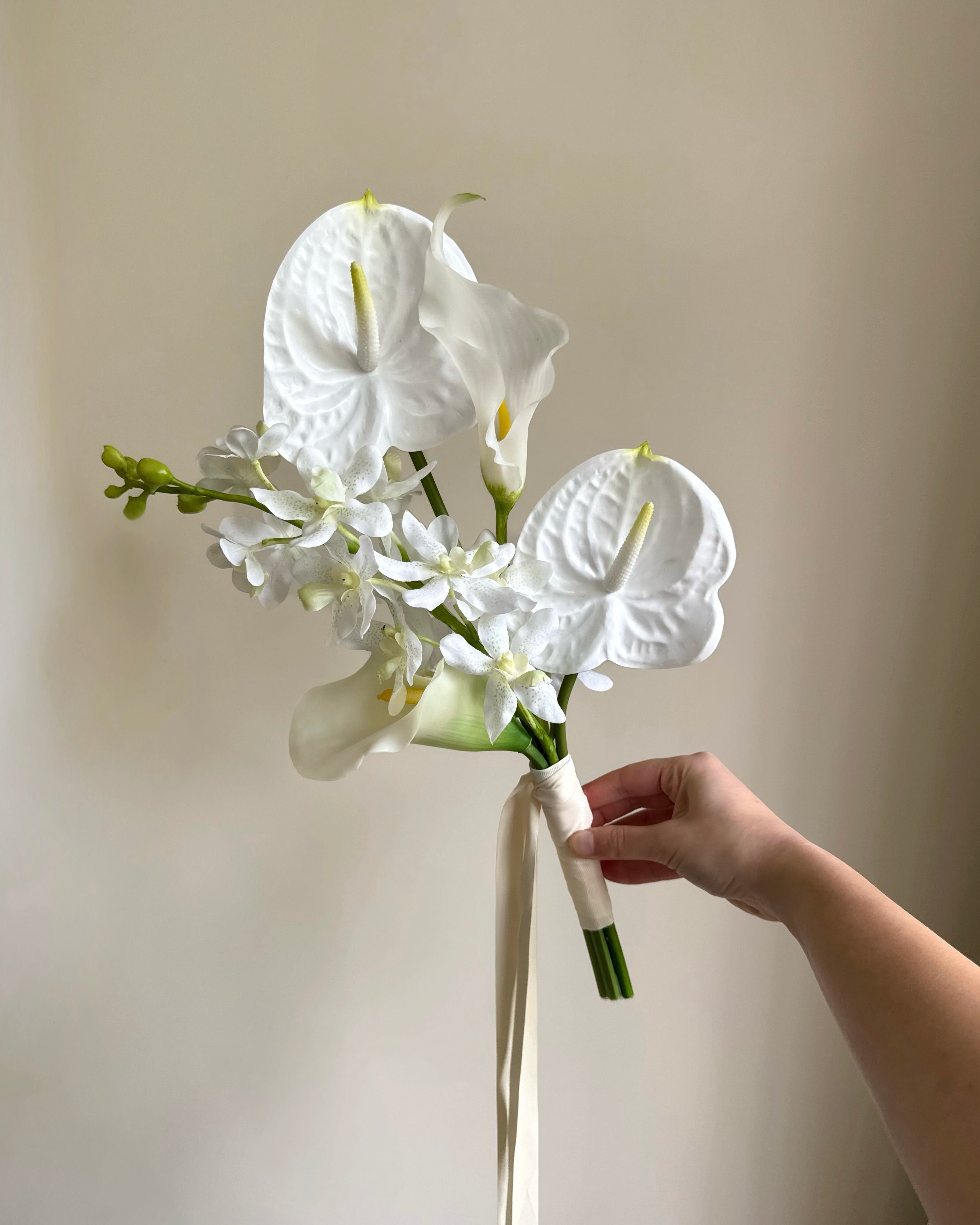 Pearl Allure - Mini Bouquet