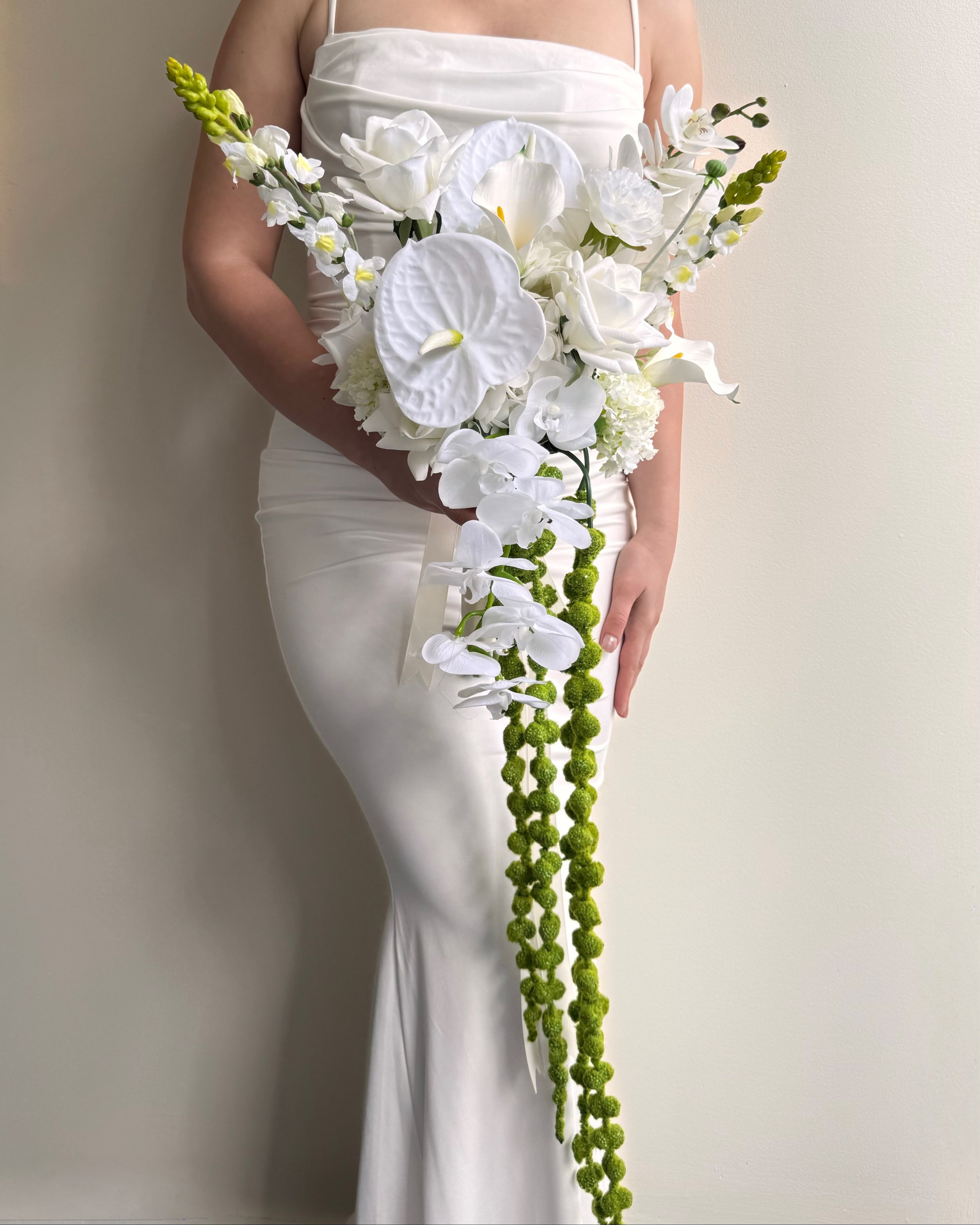White Collection - Editorial Bridal Bouquet + amaranth