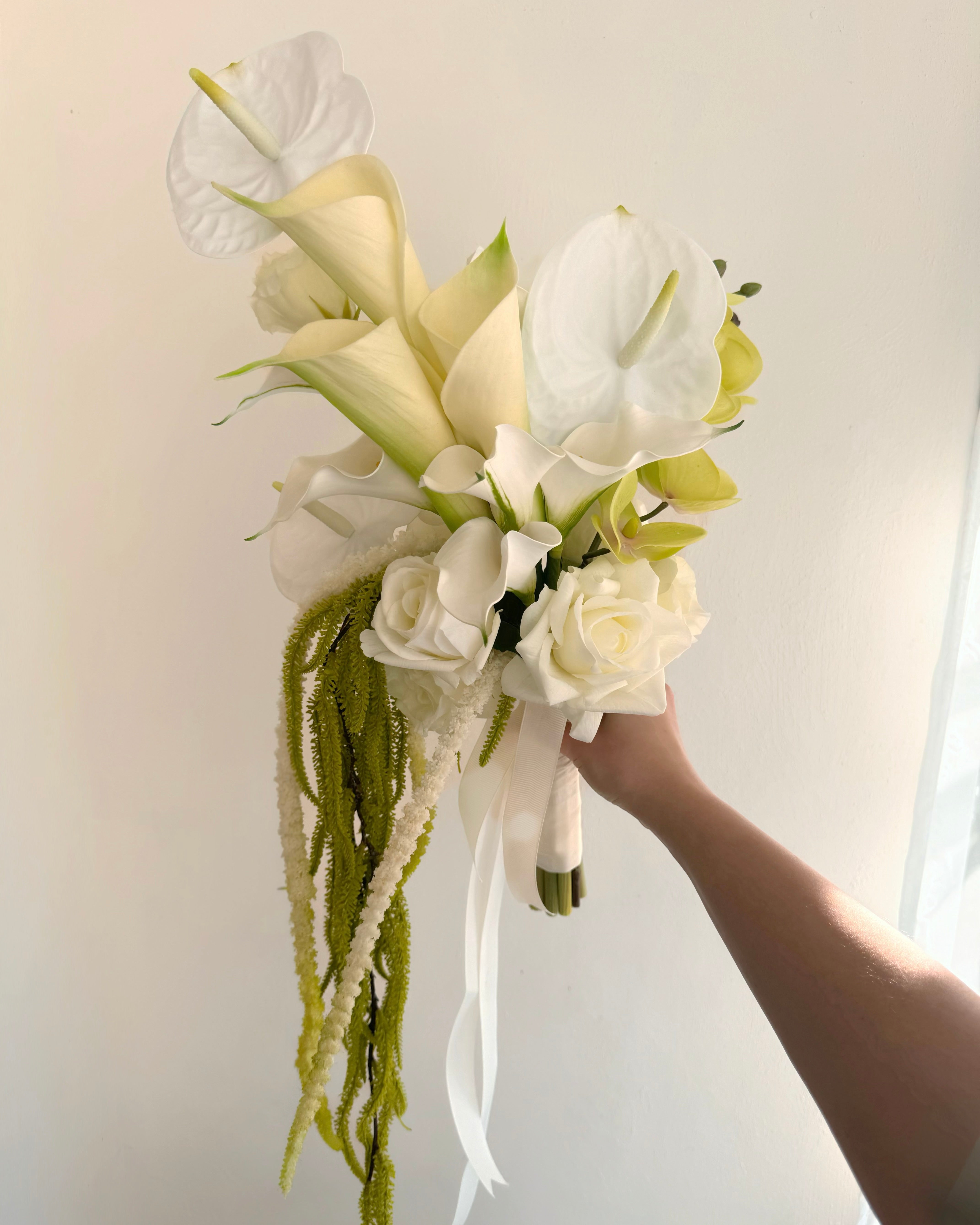 Chic Calla Lily - Bouquets (2 sizes)