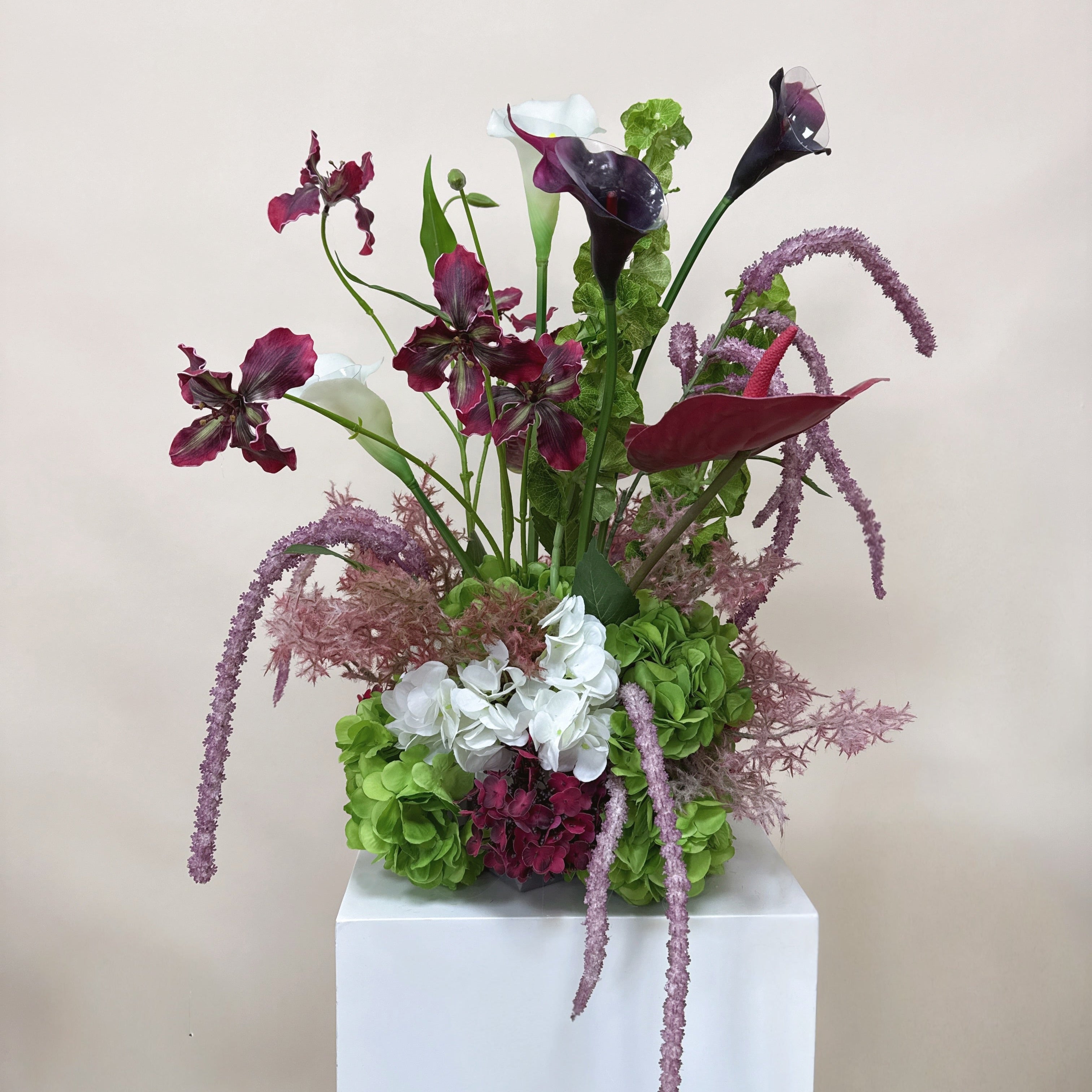 Burgundy Desire - Small Plint or Isle Arrangement