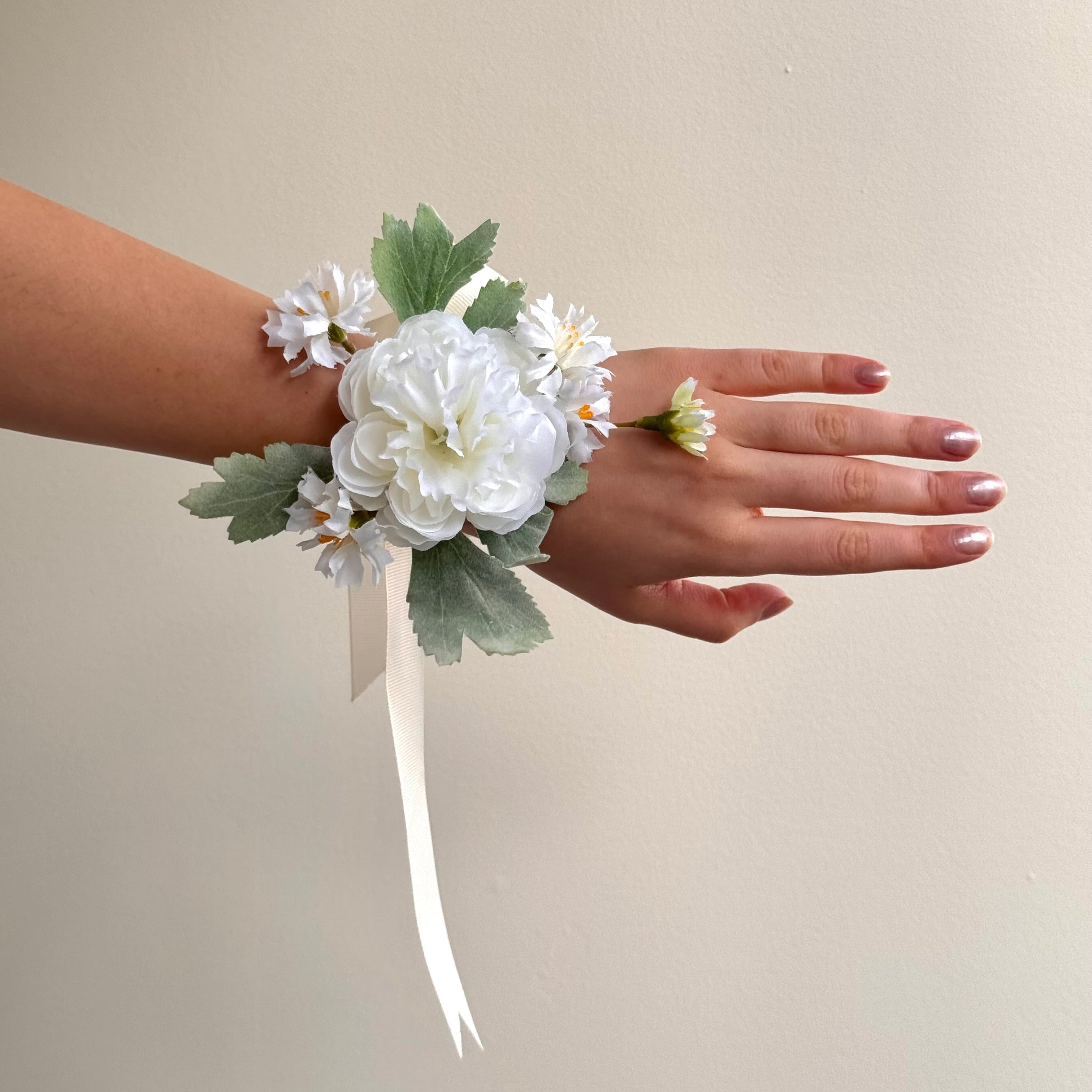 White Collection - Corsage