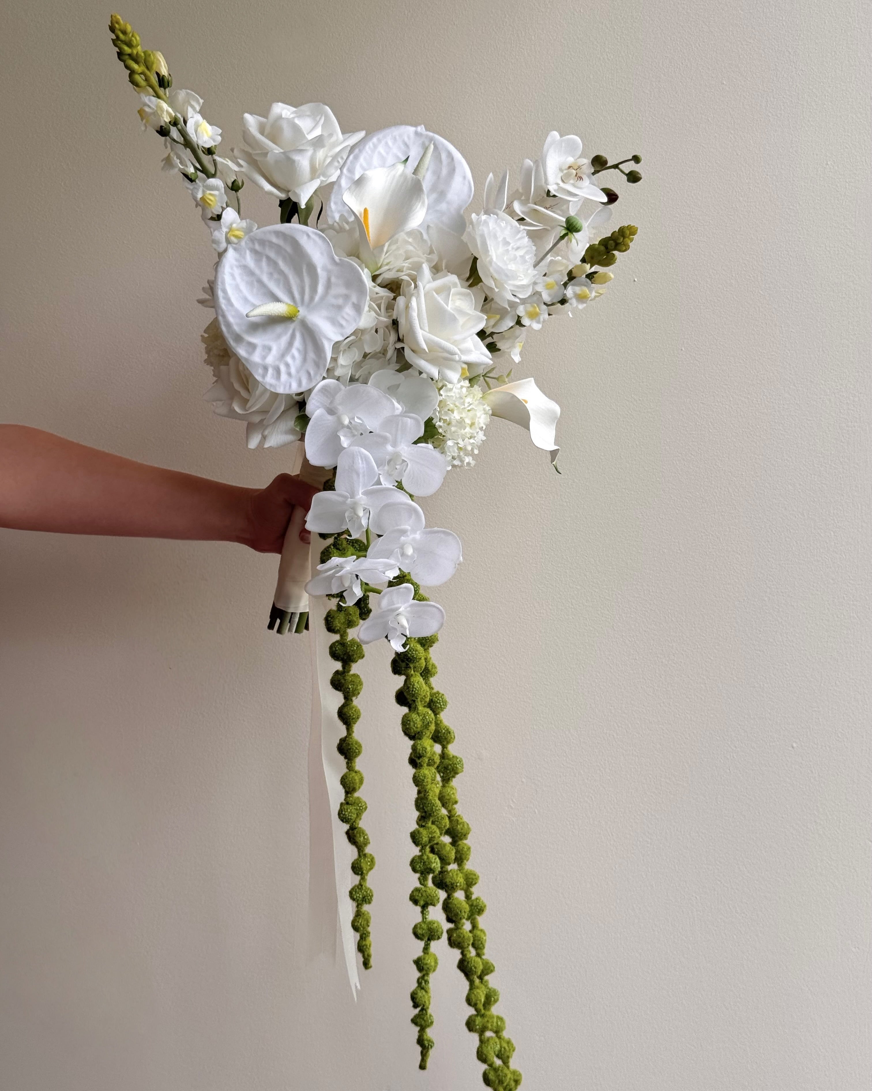 White Collection - Editorial Bridal Bouquet + amaranth