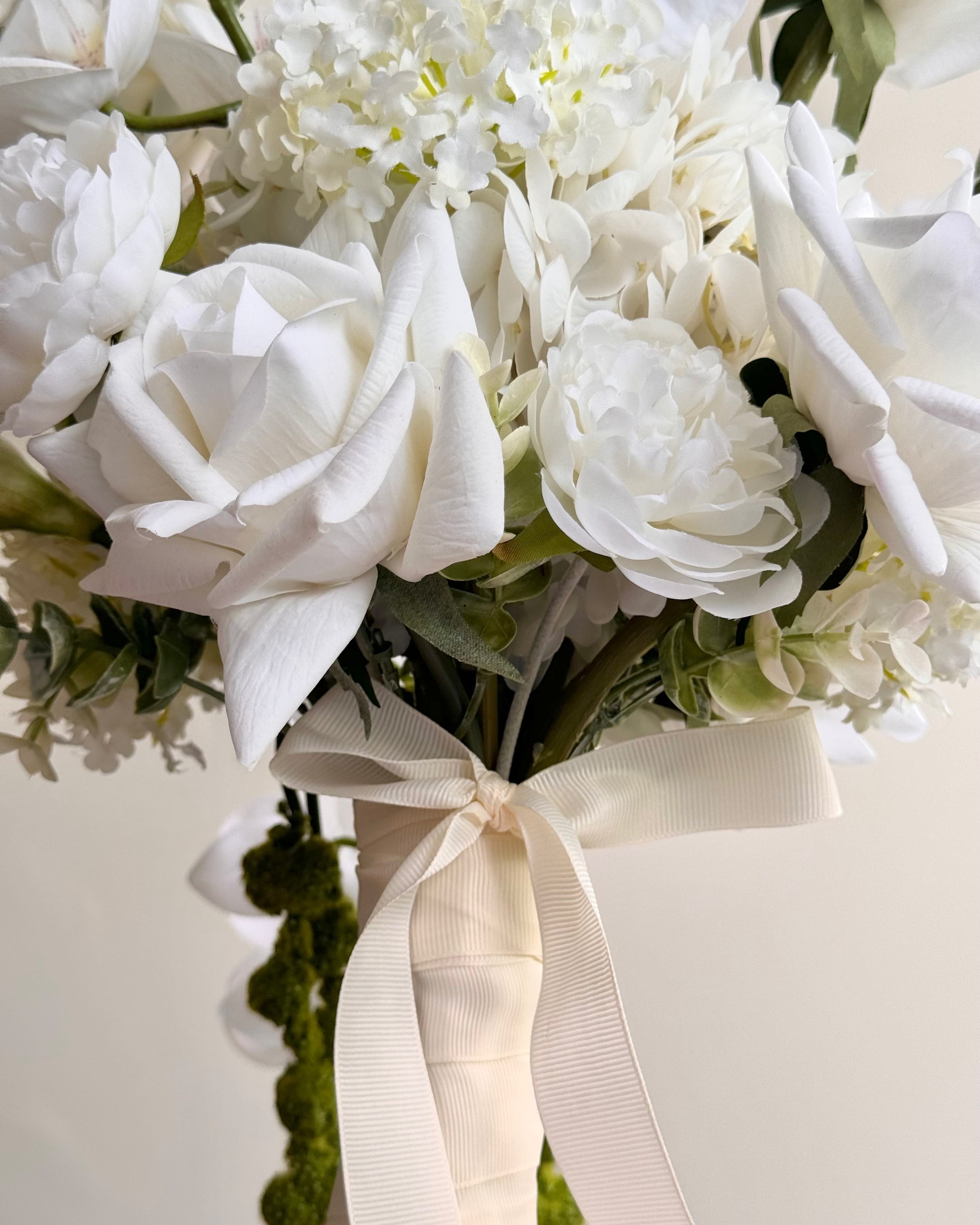 White Collection - Editorial Bridal Bouquet + amaranth