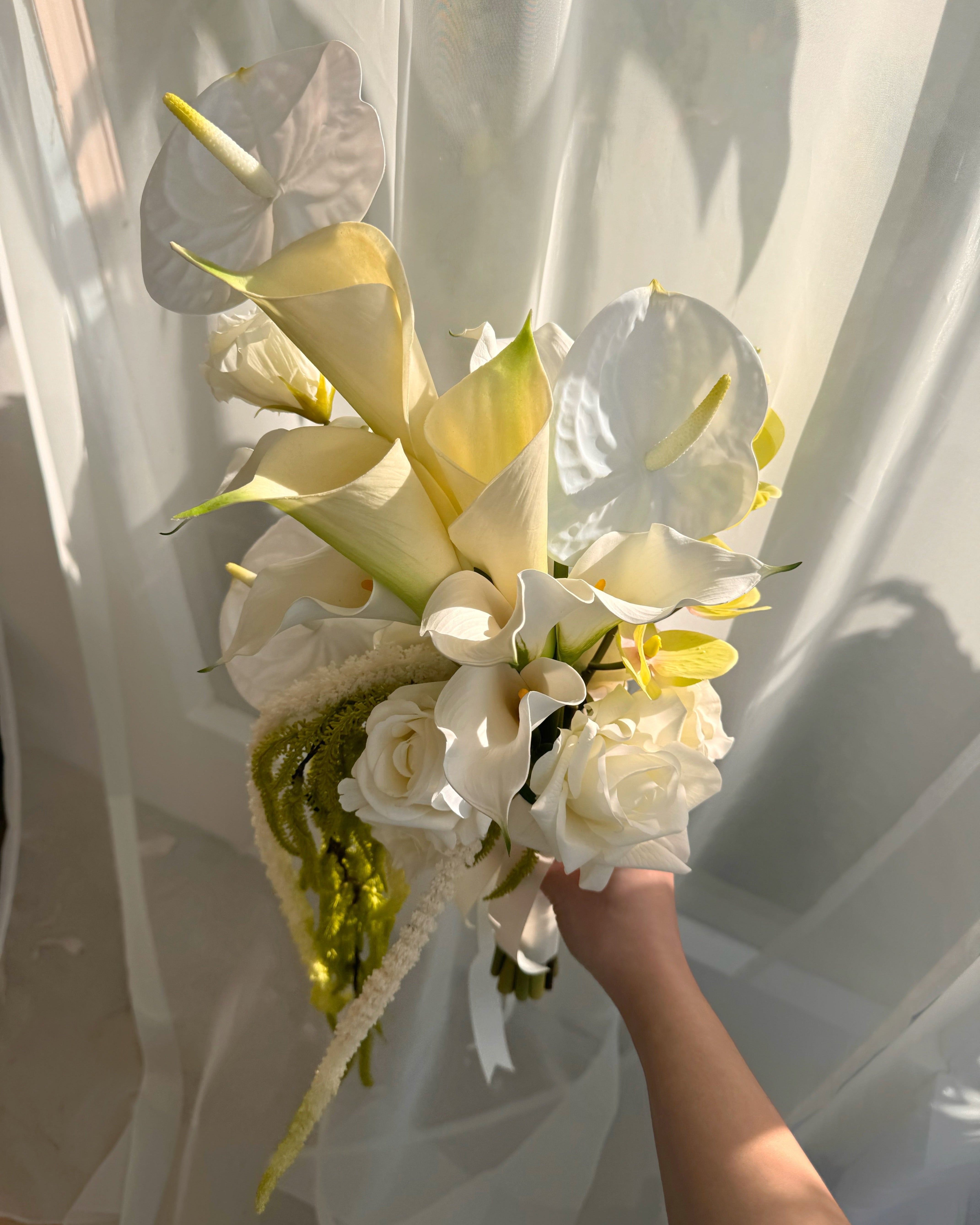 Chic Calla Lily - Bouquets (2 sizes)