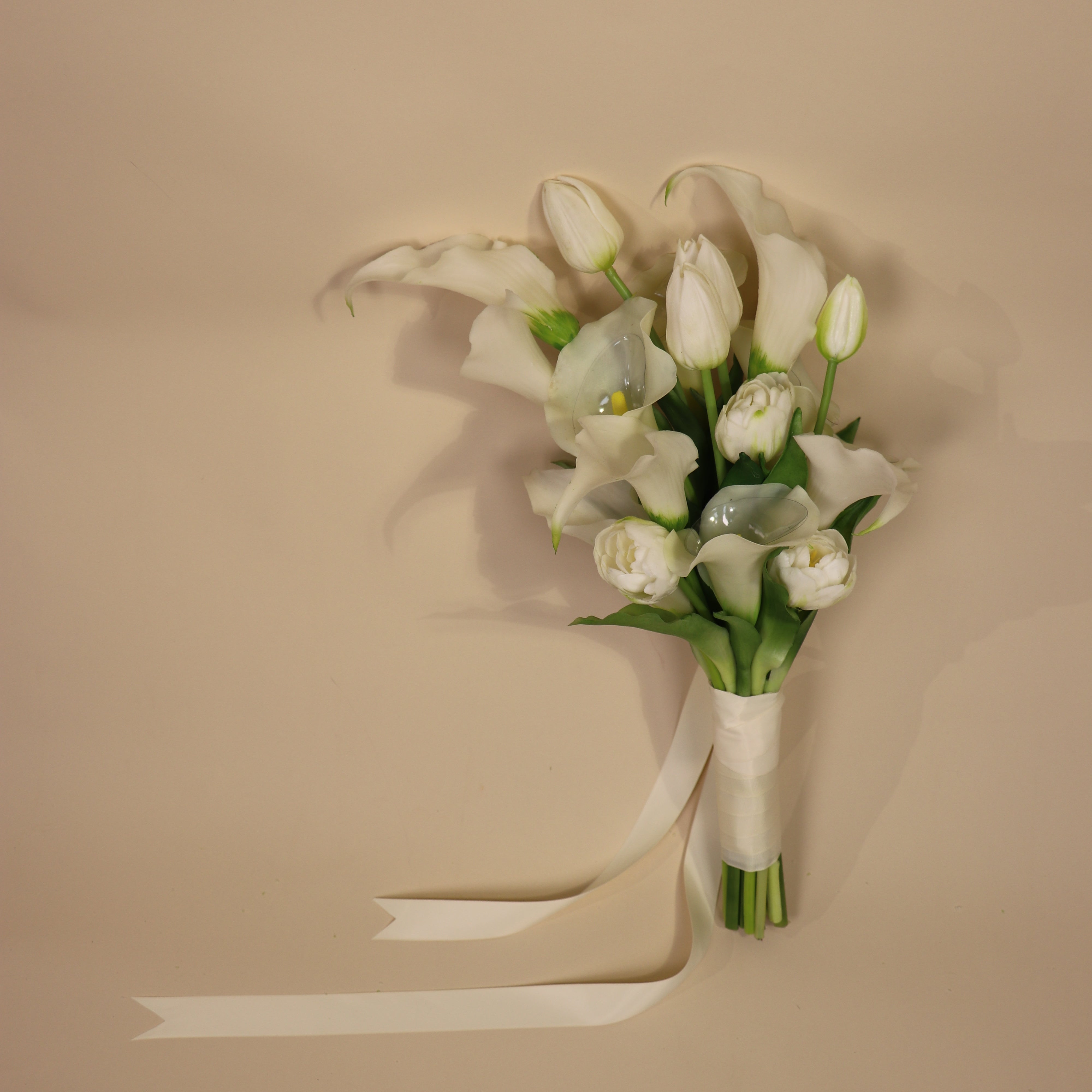 Classic Calla Lily - Arm Bridal Bouquet