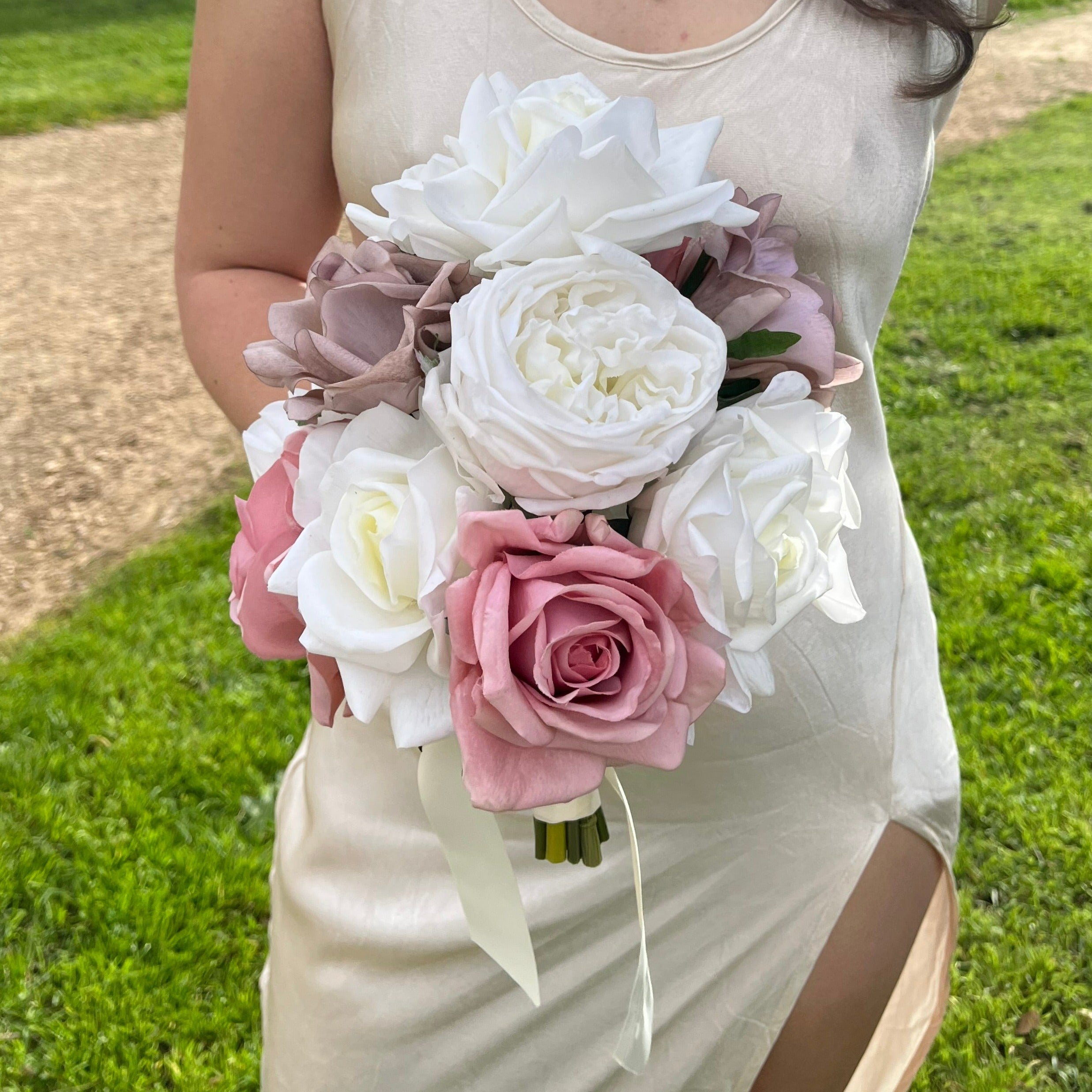 Vogue Pink - Clutch Bouquet
