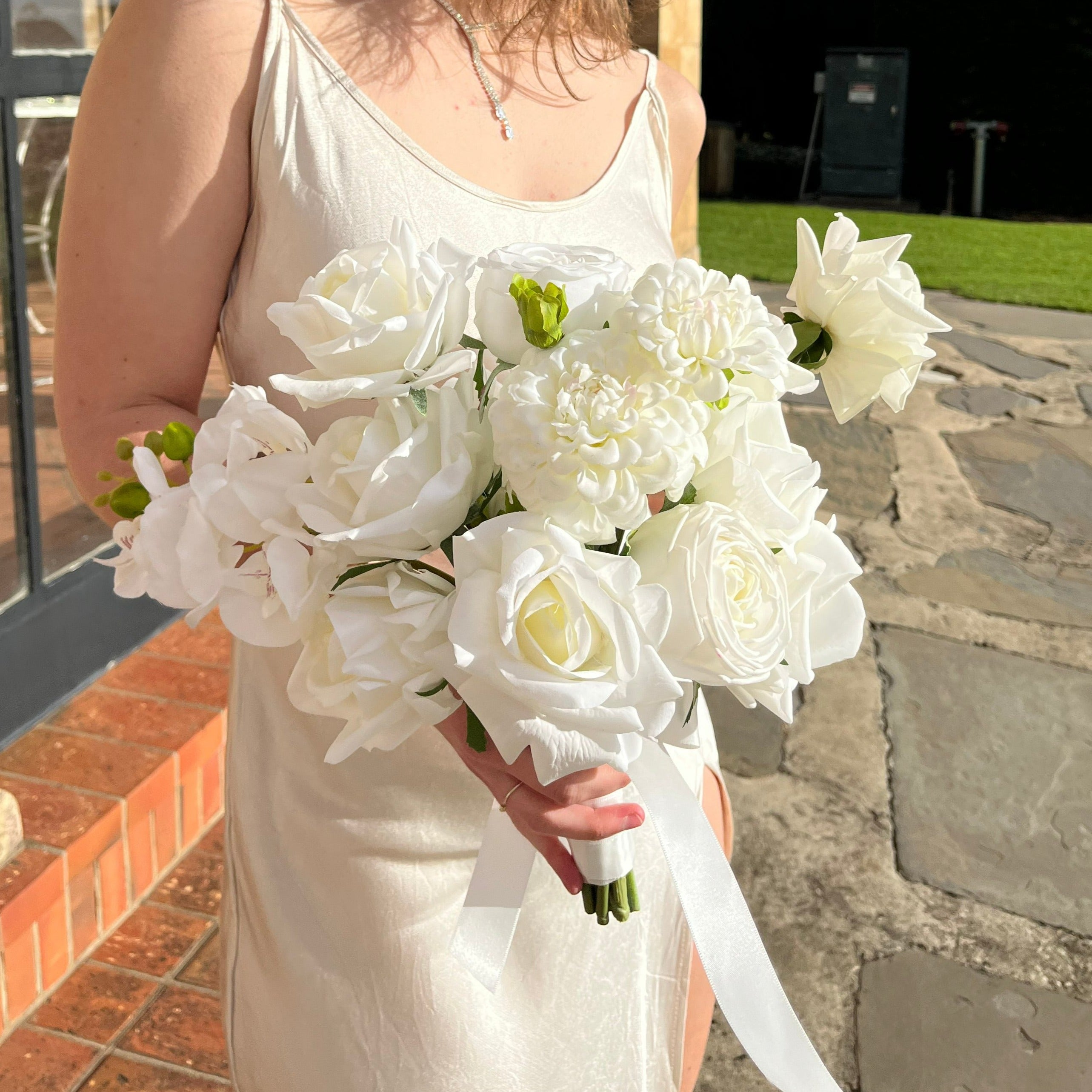 Modern White - Small Bridal/ Bridesmaid Bouquet