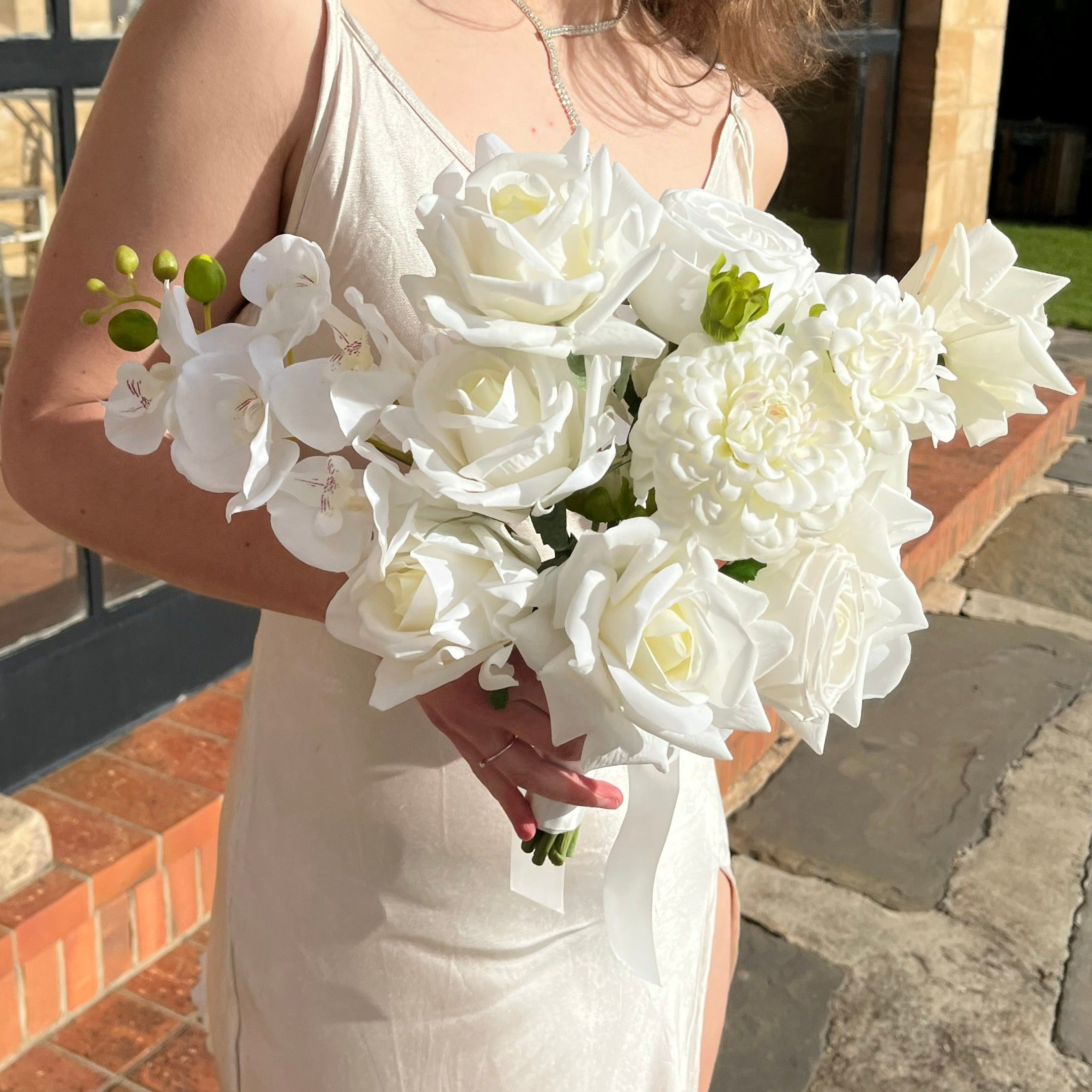 Modern White - Small Bridal/ Bridesmaid Bouquet