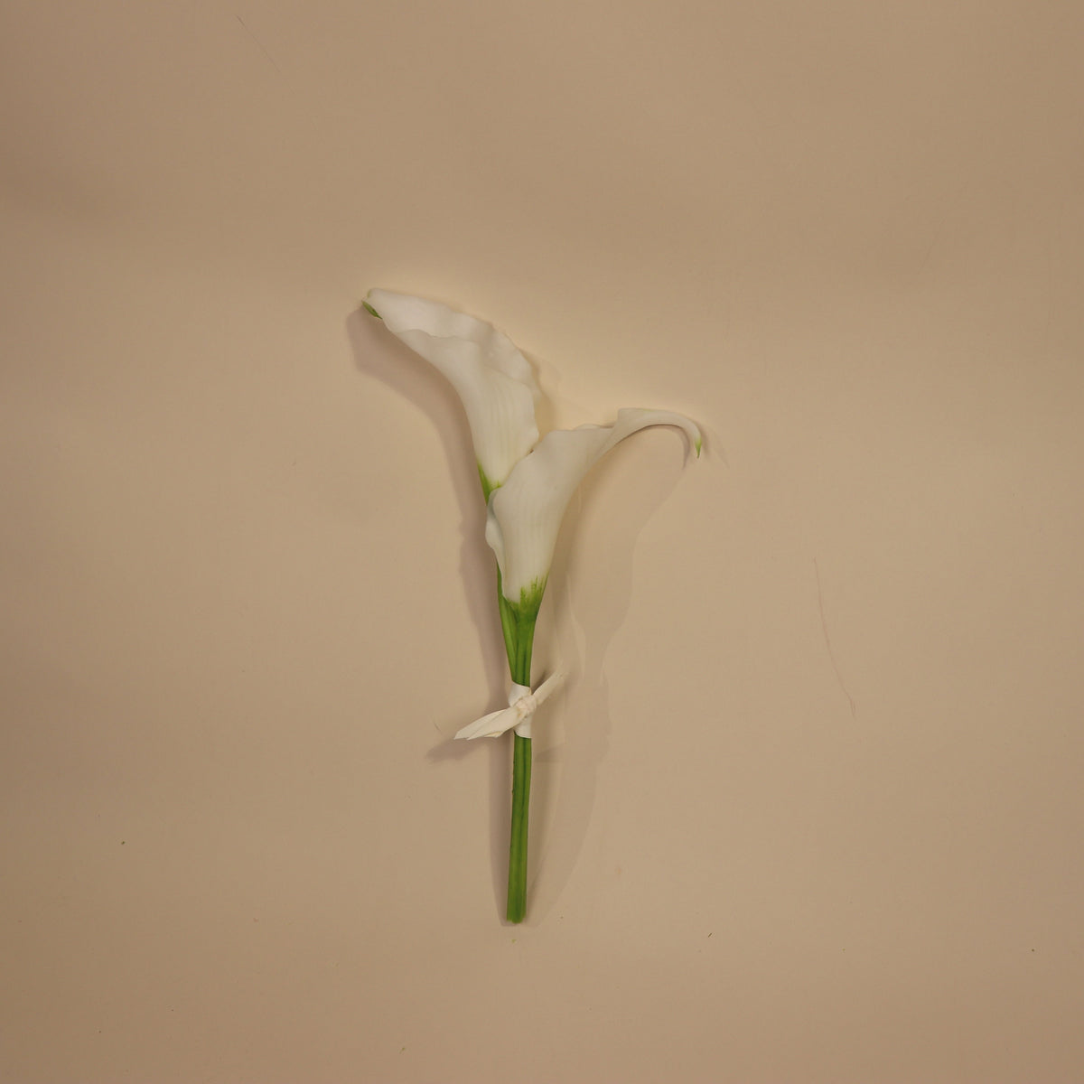 Pearl allure vase flowers