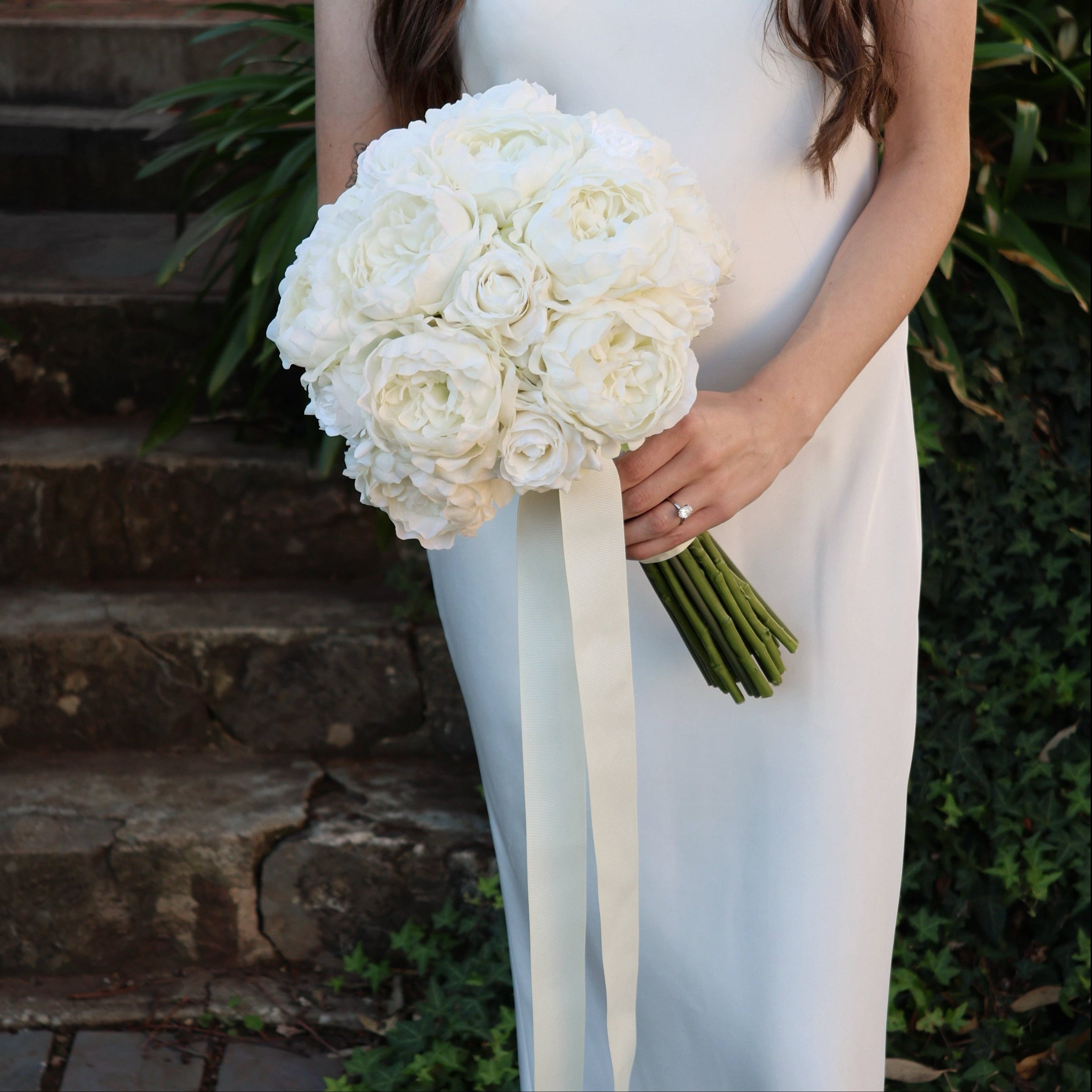 White Peony - bouquets (2 sizes)(NEW)