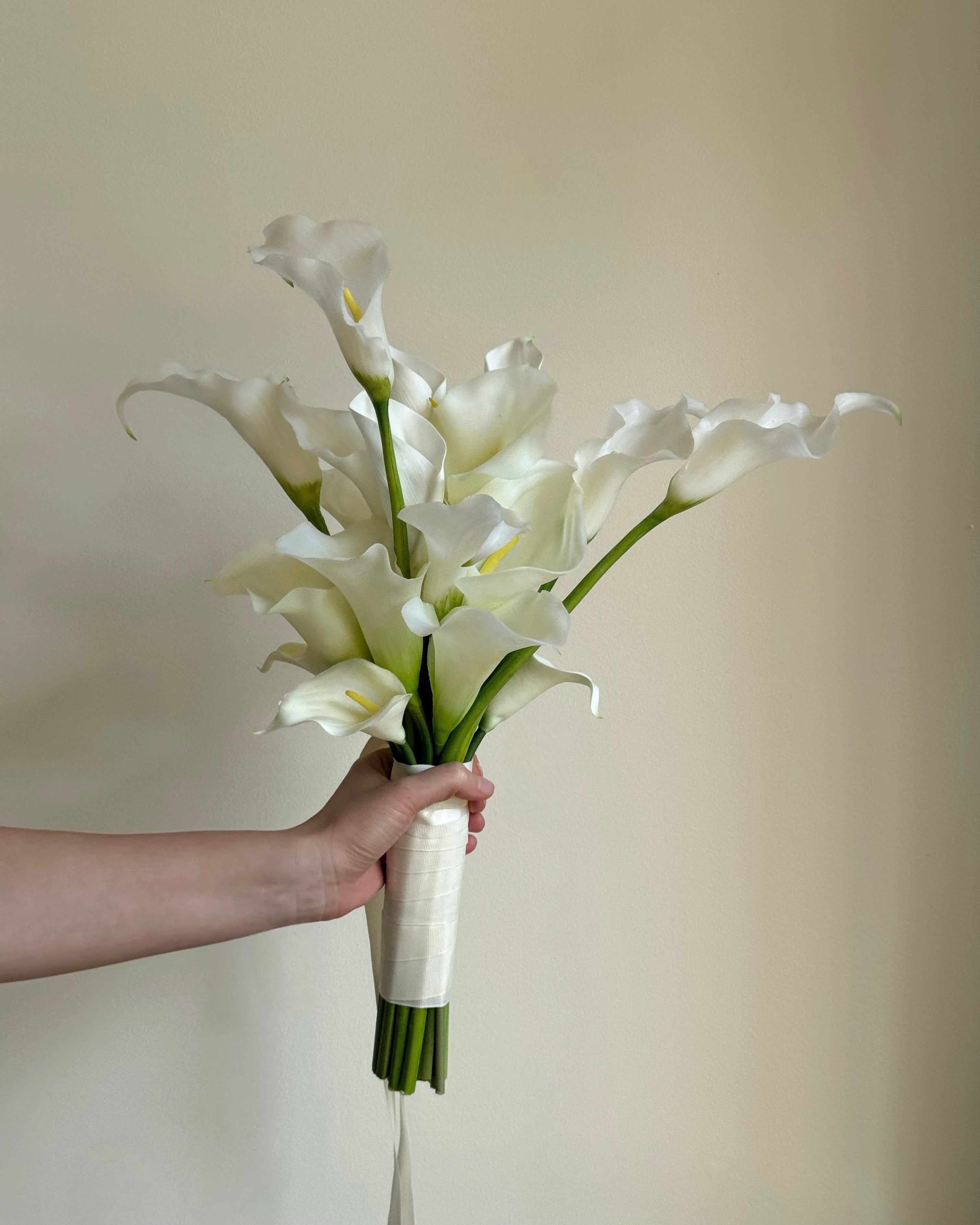 Minimalist Calla Lily - Bouquets (3 sizes)