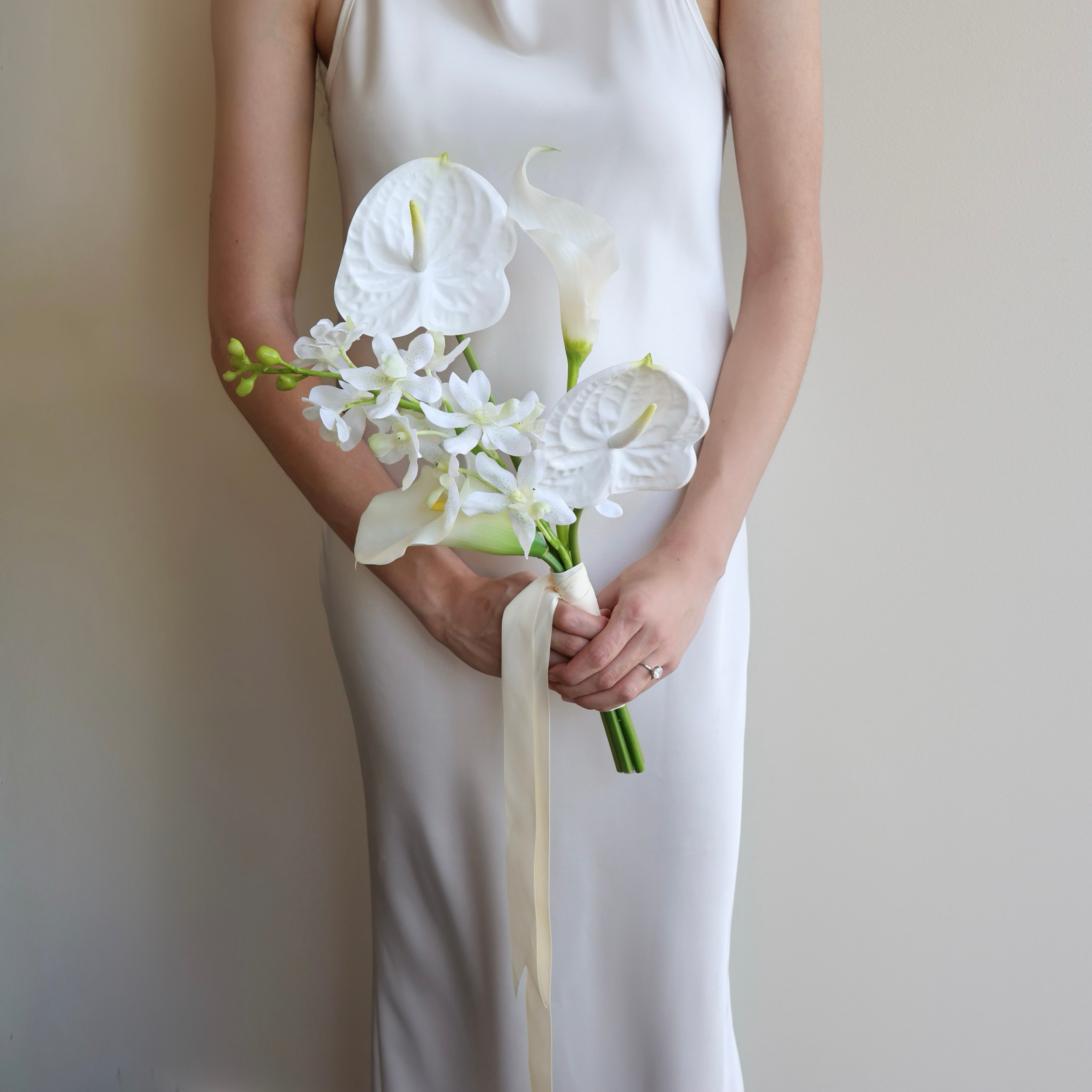 Pearl Allure - Mini Bouquet