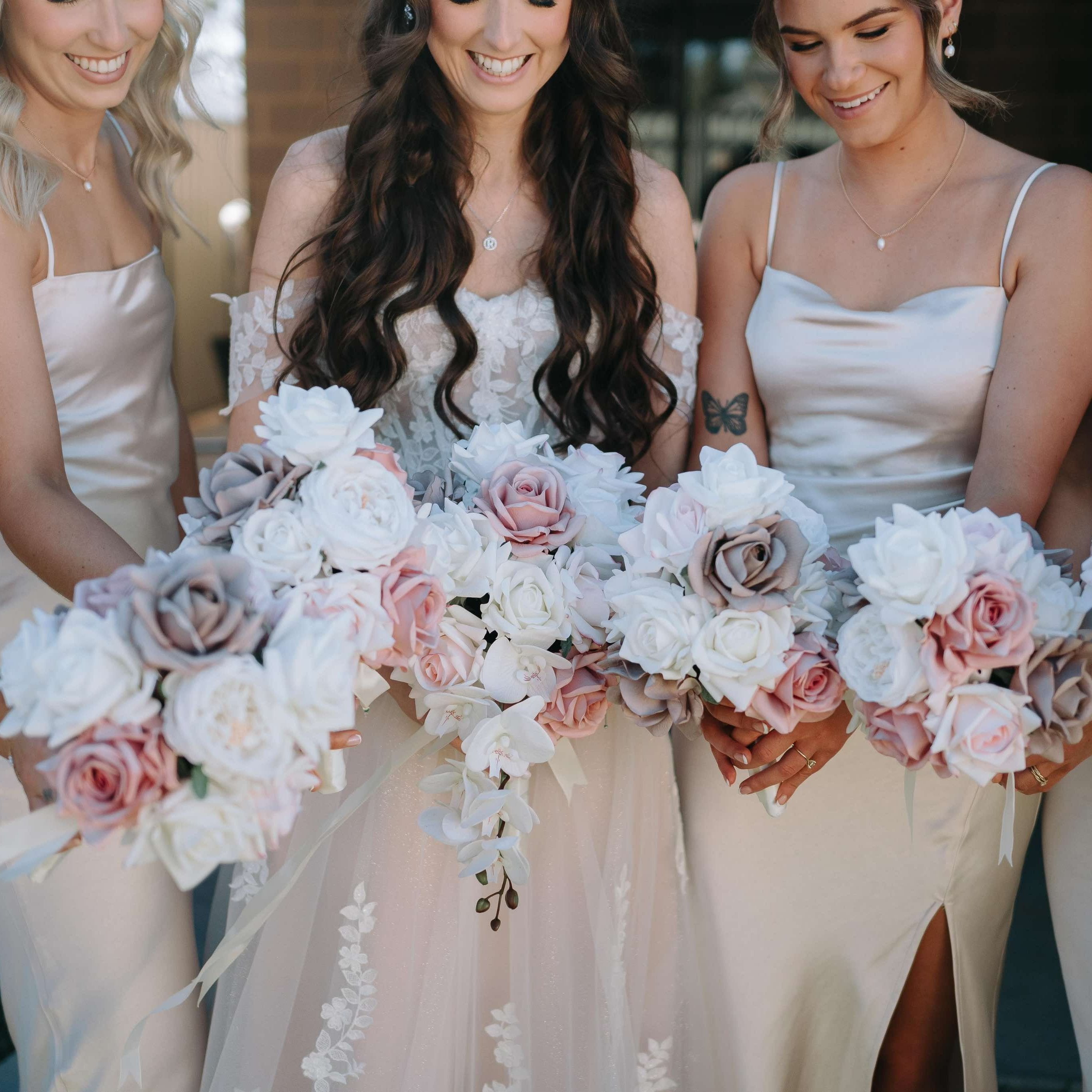 Vogue Pink - Clutch Bouquet