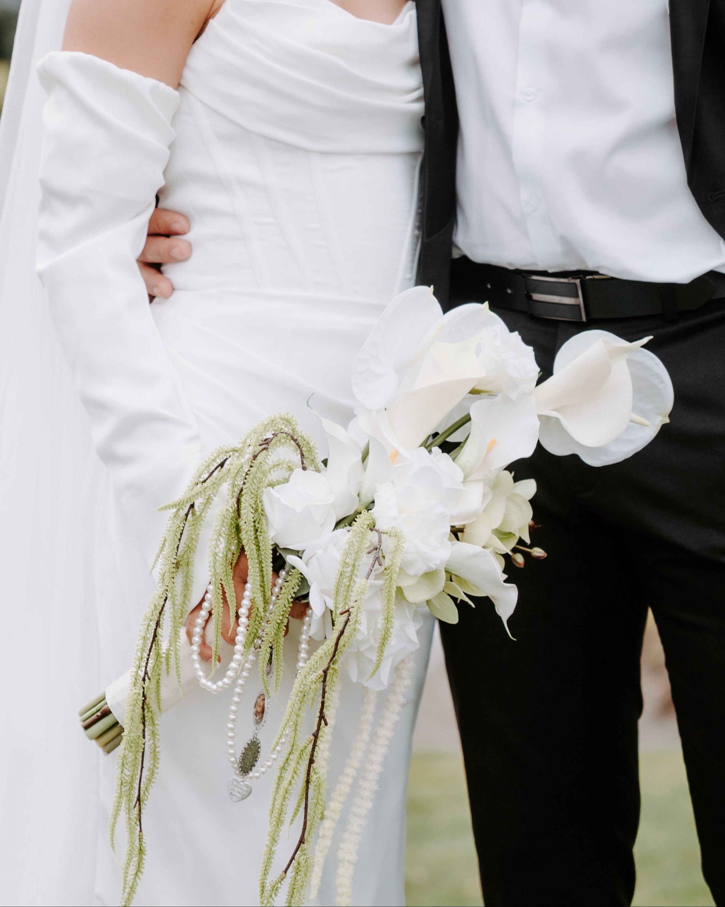 Chic Calla Lily - Bouquets (2 sizes)