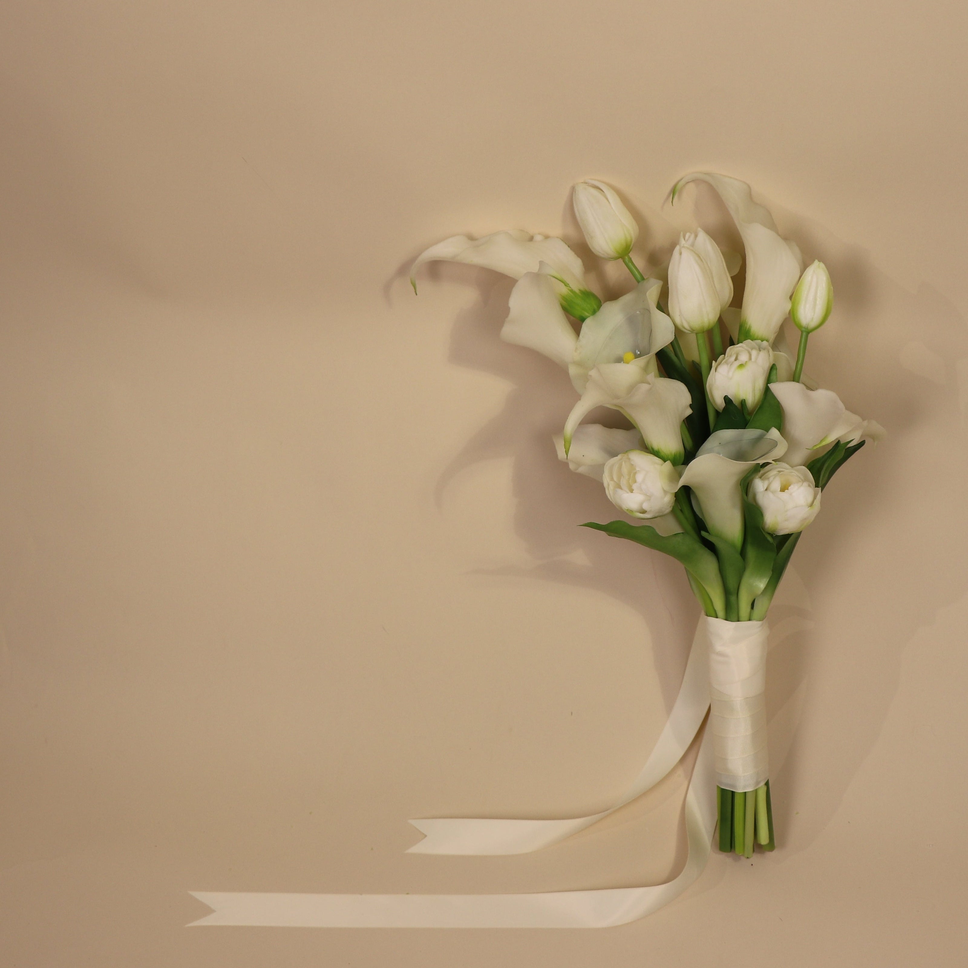 Classic Calla Lily - Arm Bridal Bouquet