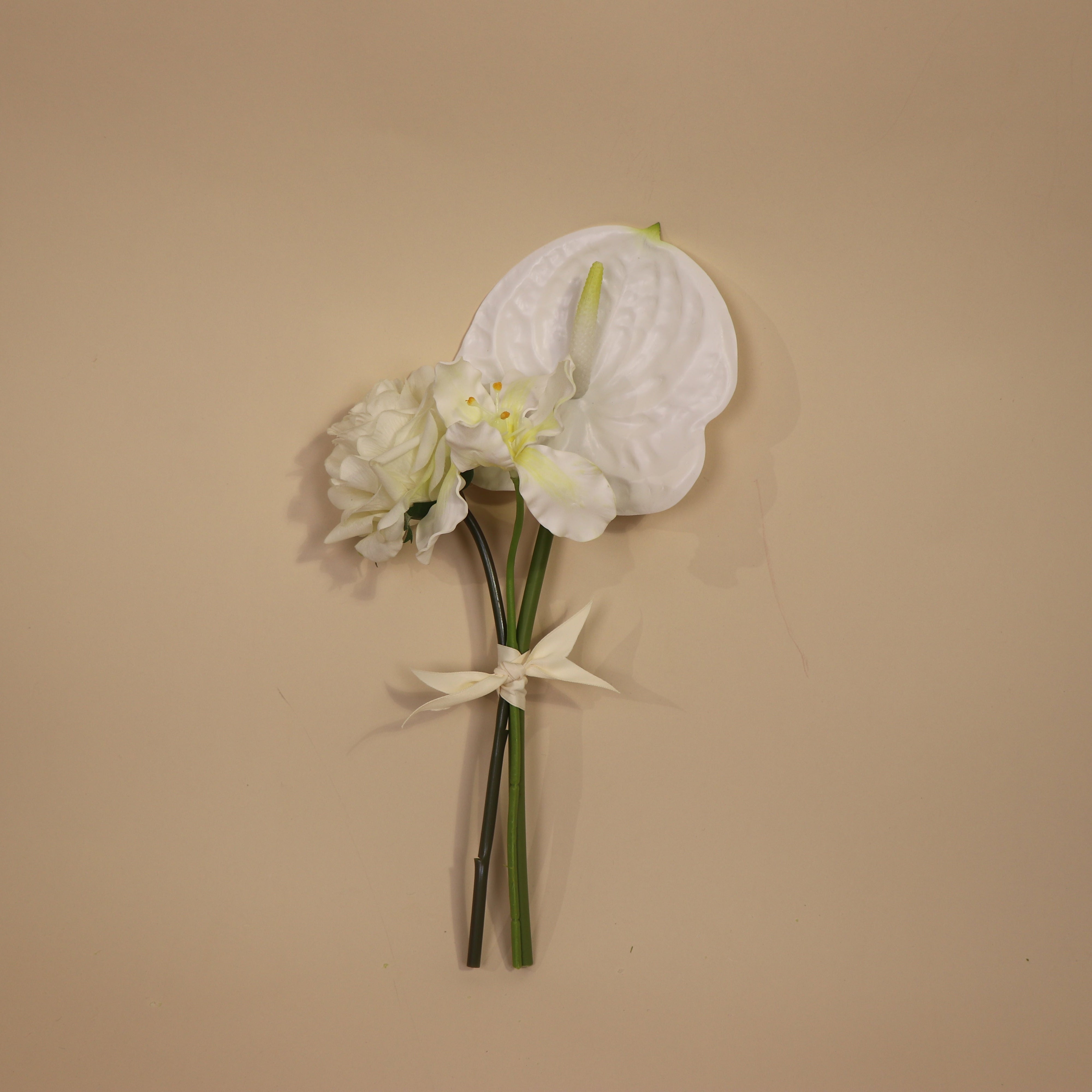 Pearl Allure - Vase Flowers (5 options)