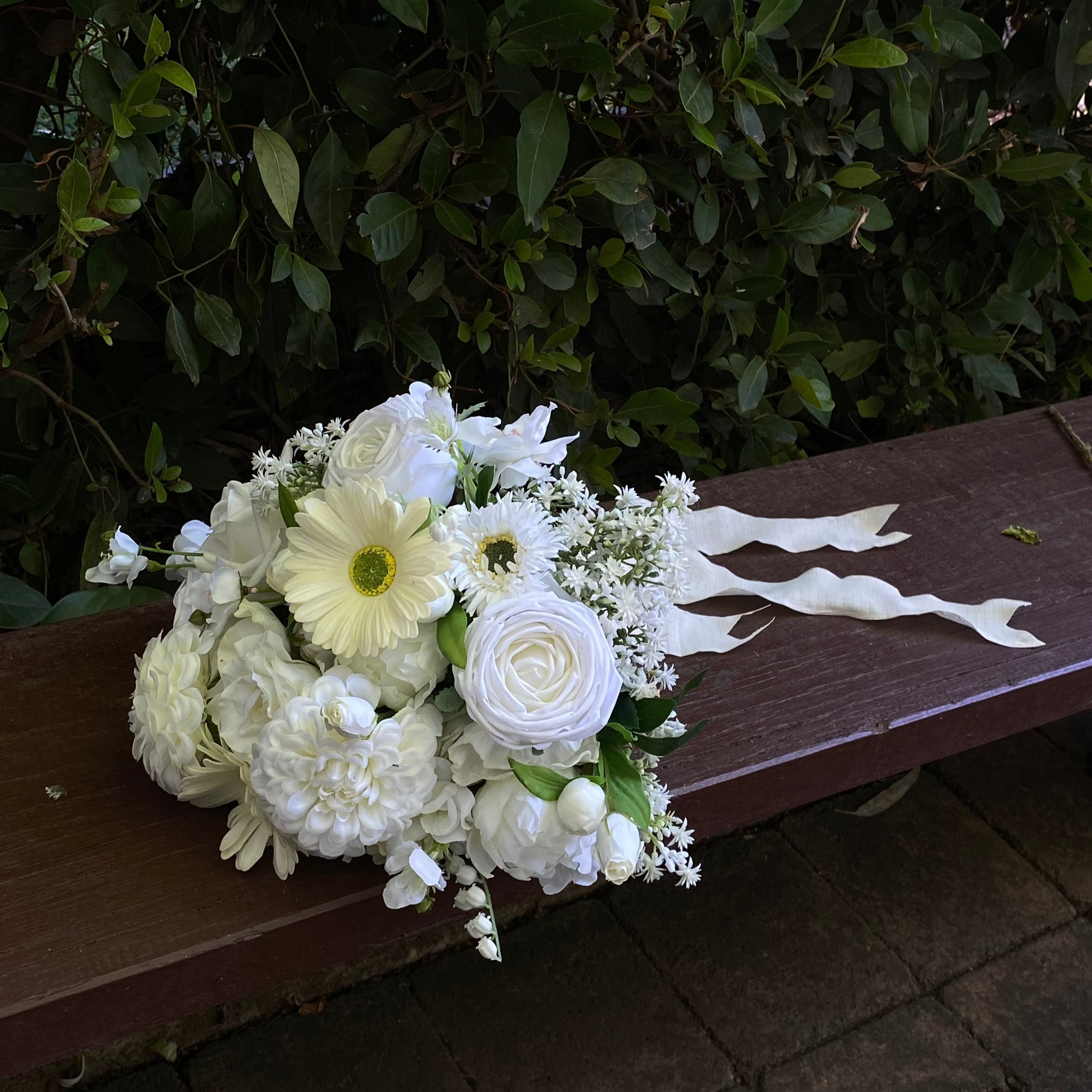 Garden White - Bouquets (3 sizes)