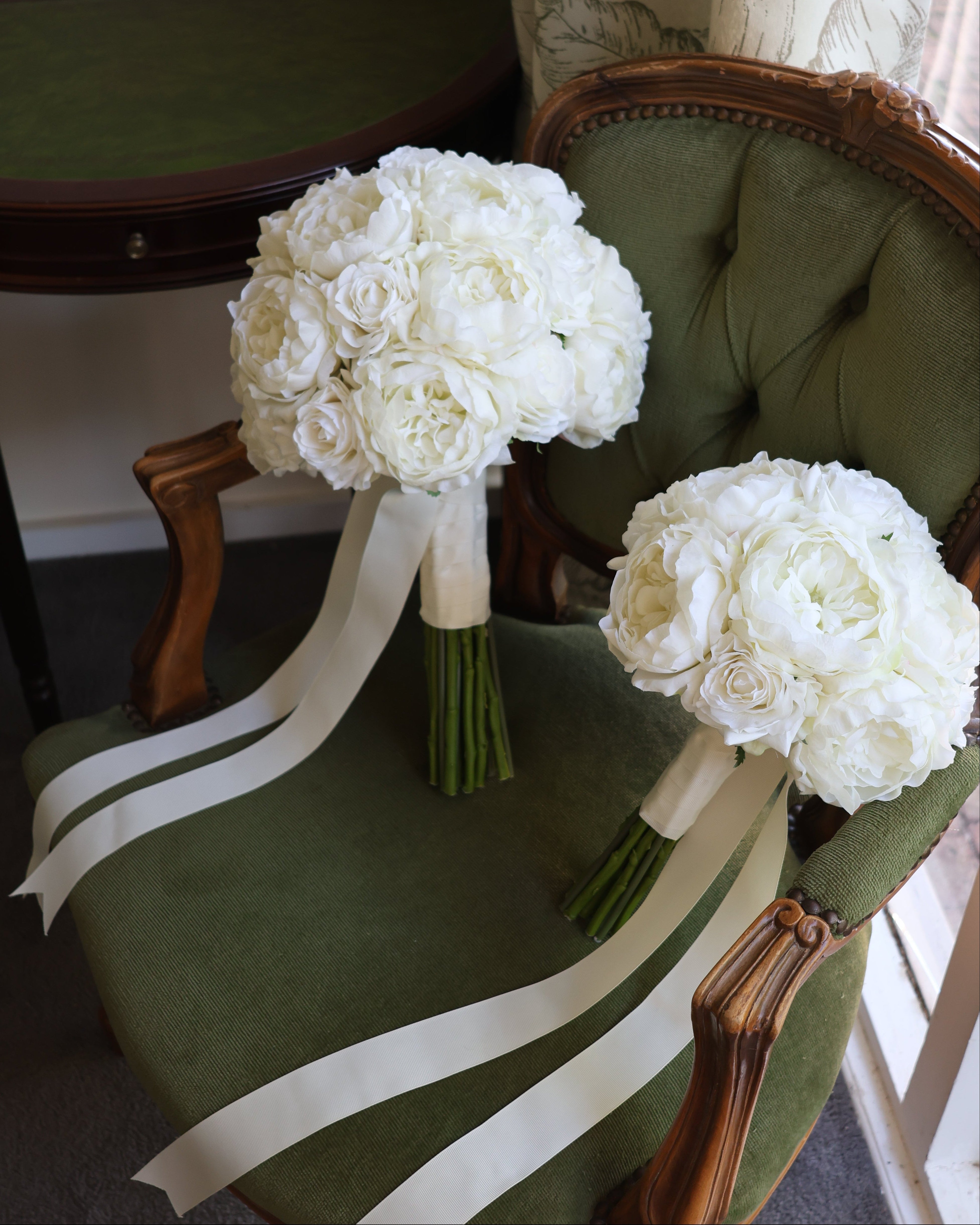 White Peony - bouquets (2 sizes)(NEW)