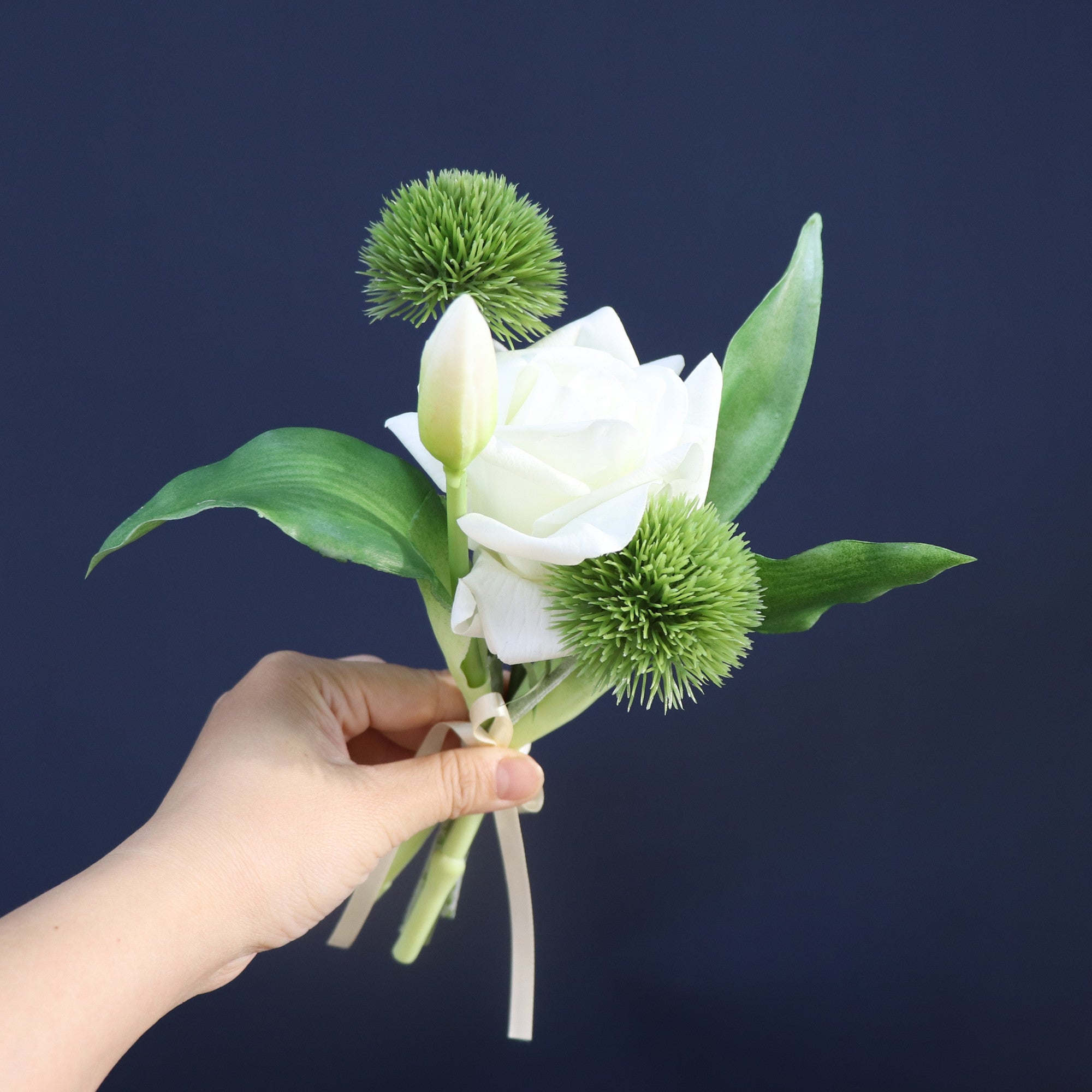 Universal White - Vase Flowers (Style 4)