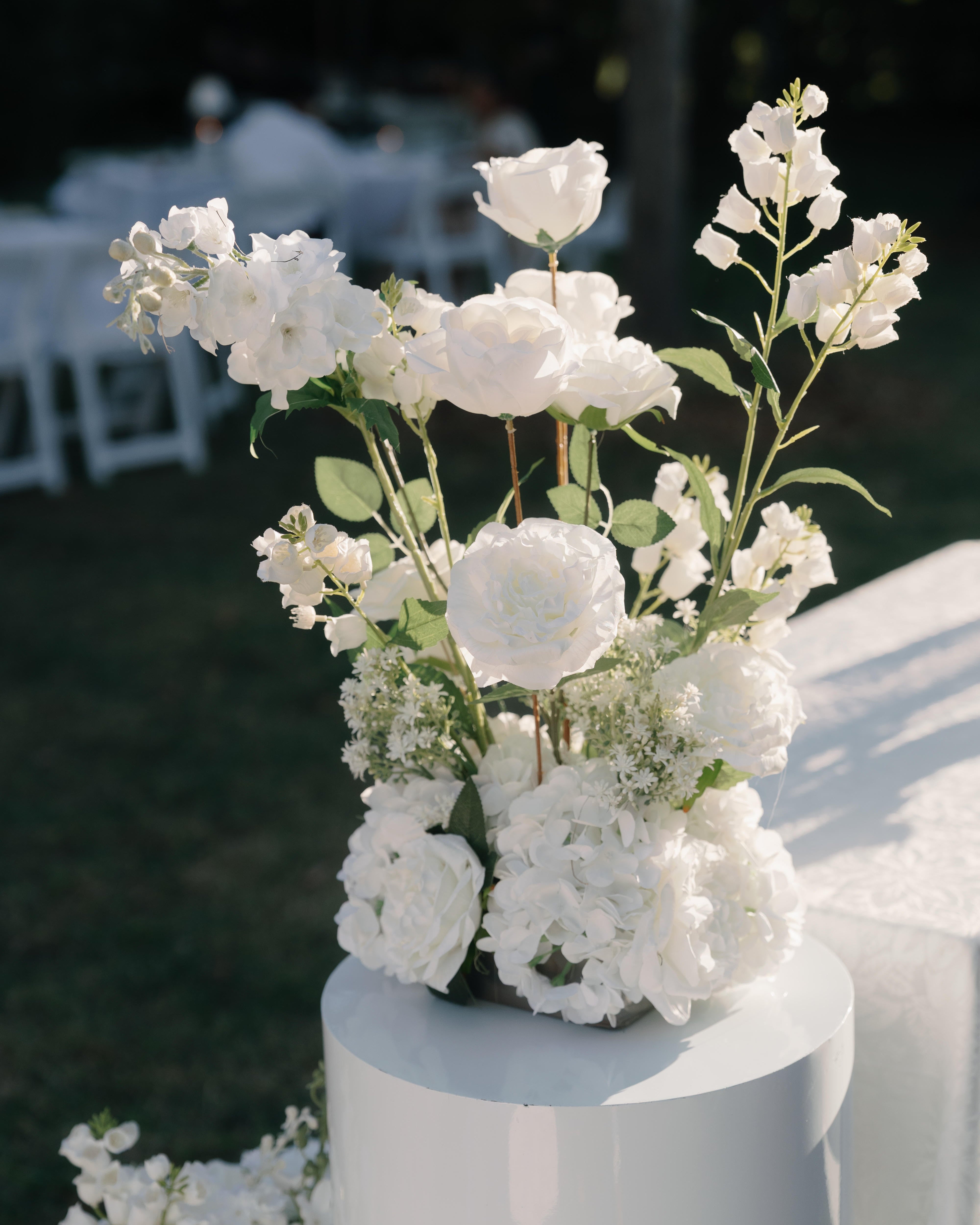 White Collection - Isle Arrangement